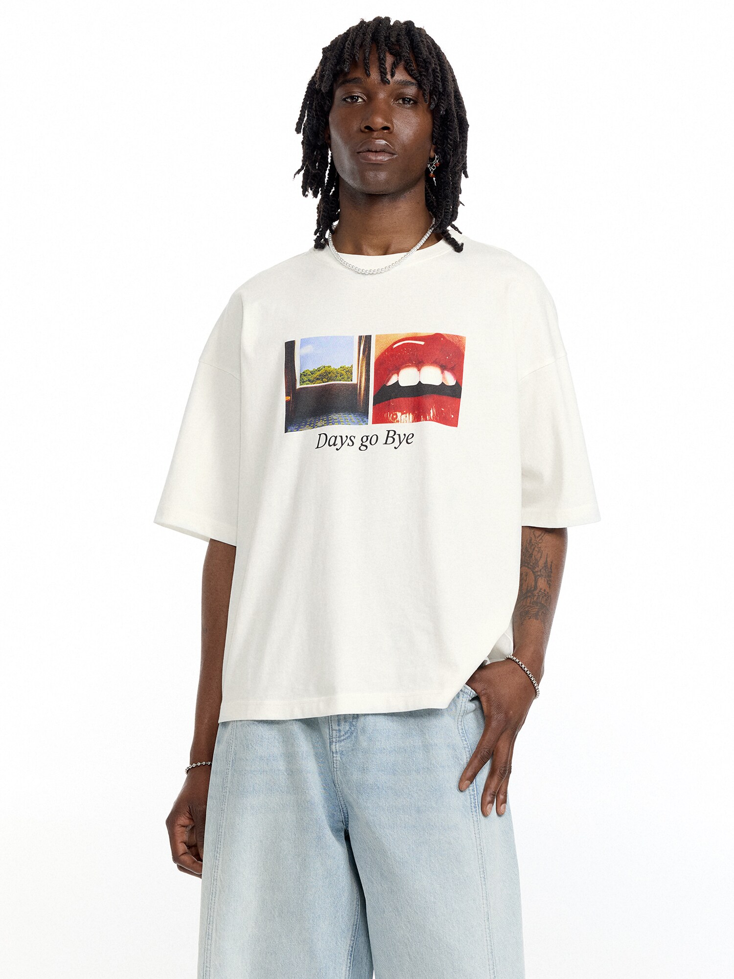 Pull&Bear Póló  sötét barna / piros / fekete / fehér termék 2. képe