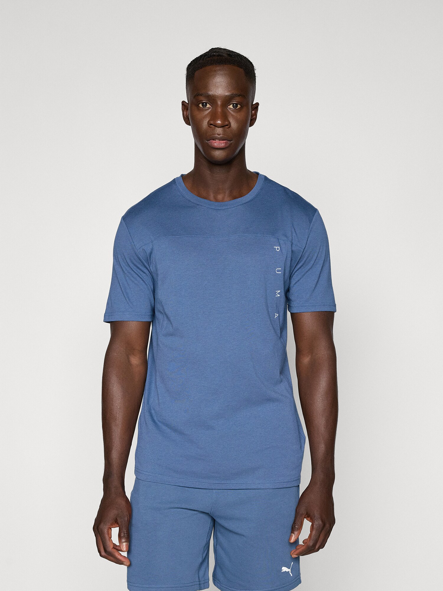 PUMA Camiseta funcional  añil / blanco – imagen 4
