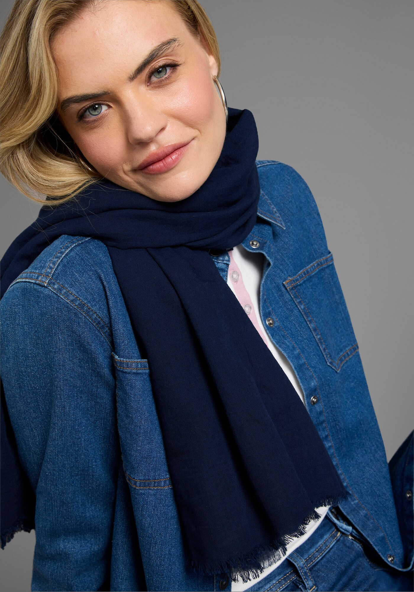 Thumbnail - LAURA SCOTT Tuch