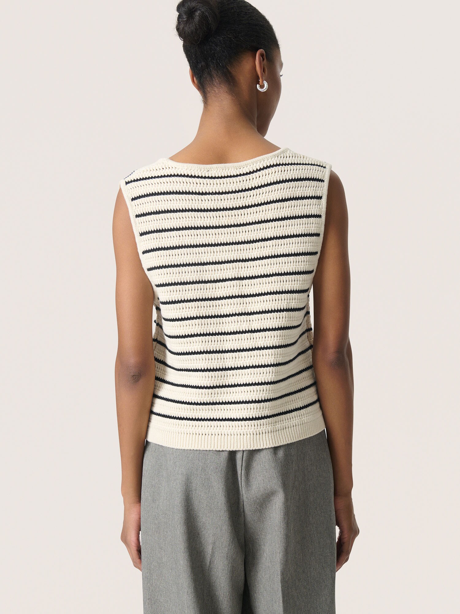 Thumbnail - SOAKED IN LUXURY Weste SLMadalena