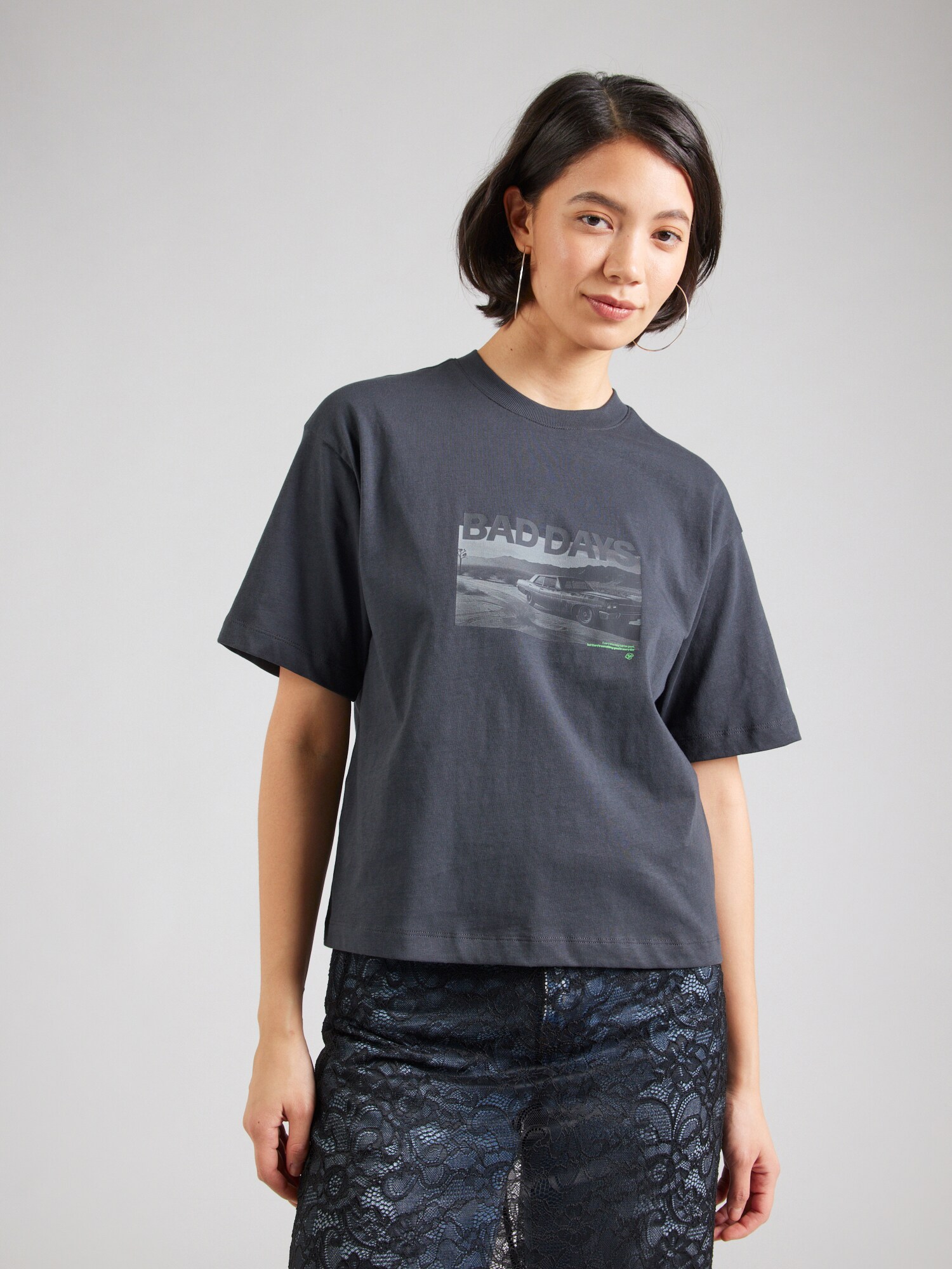 Thumbnail - T-Shirt