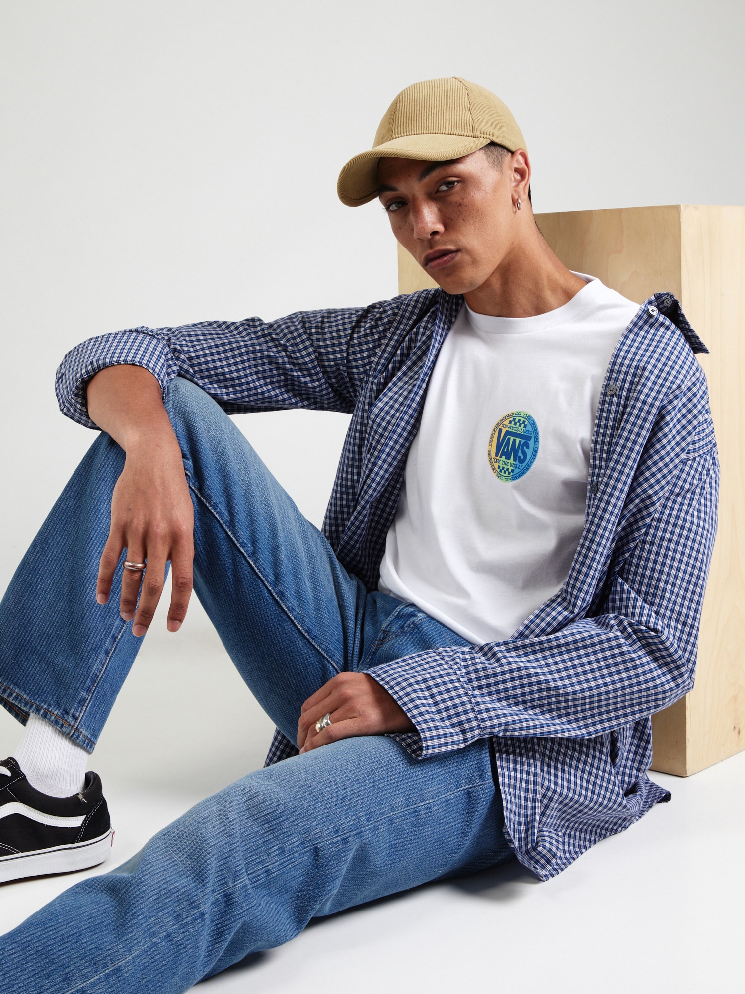 Thumbnail - T-Shirt
