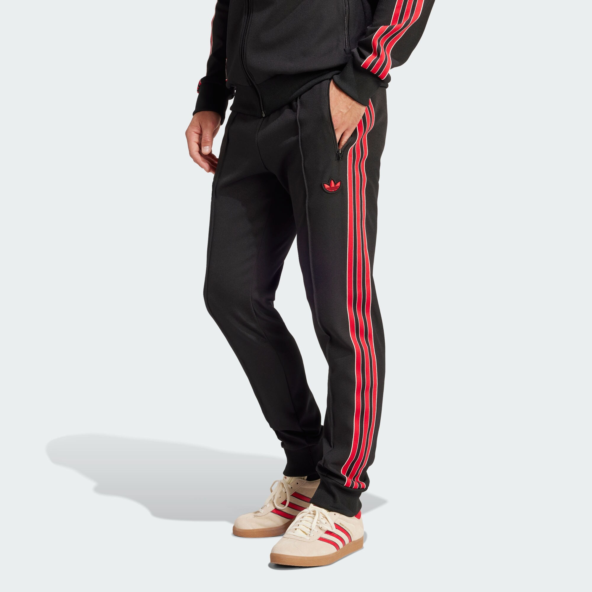 ADIDAS ORIGINALS Sportnadrágok 'Manchester United Terrace'  sárga / piros / fekete / fehér termék 2. képe