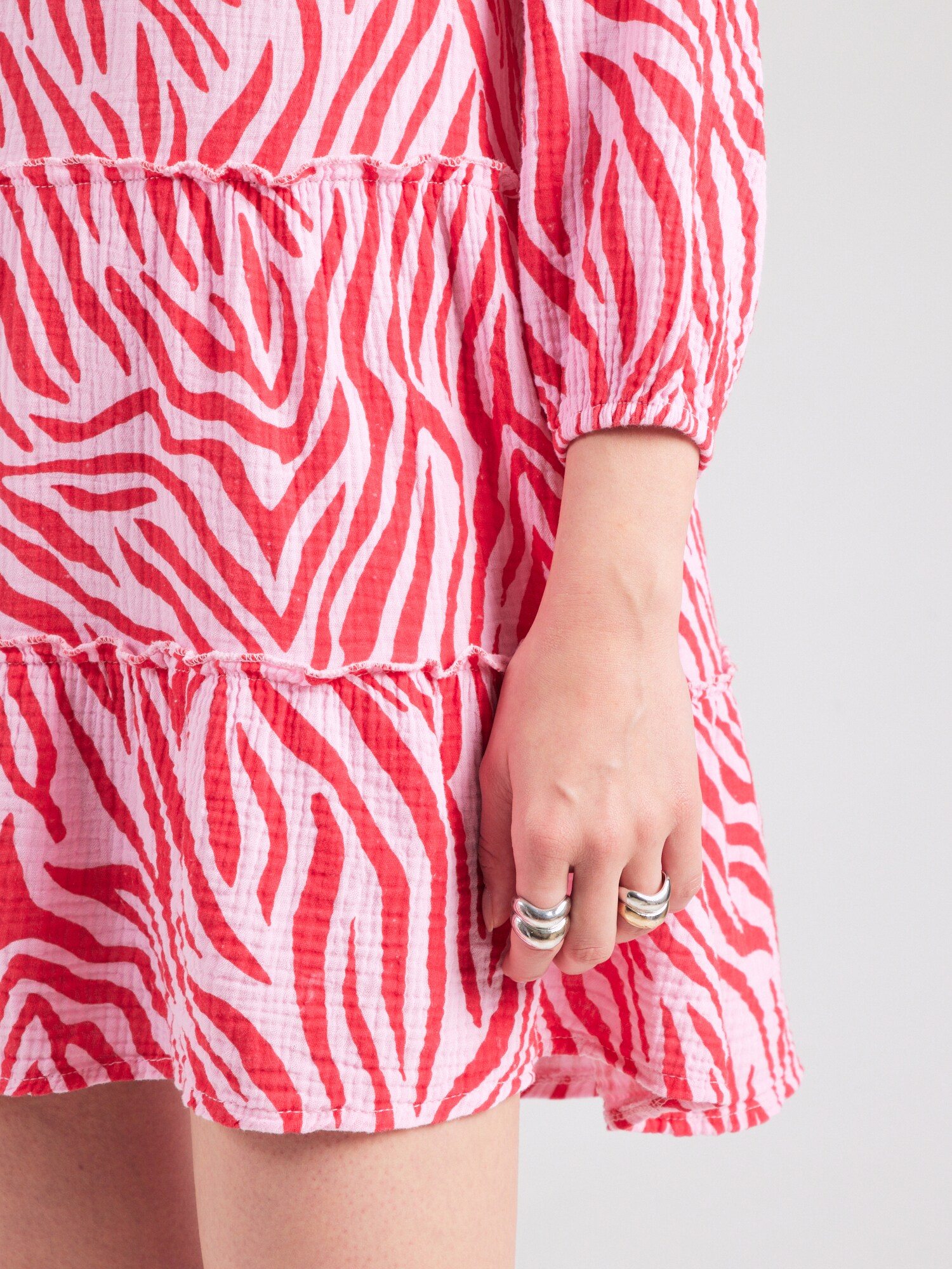 Hailys Šaty 'Ri44na' ružová / červená (obrázok 5)