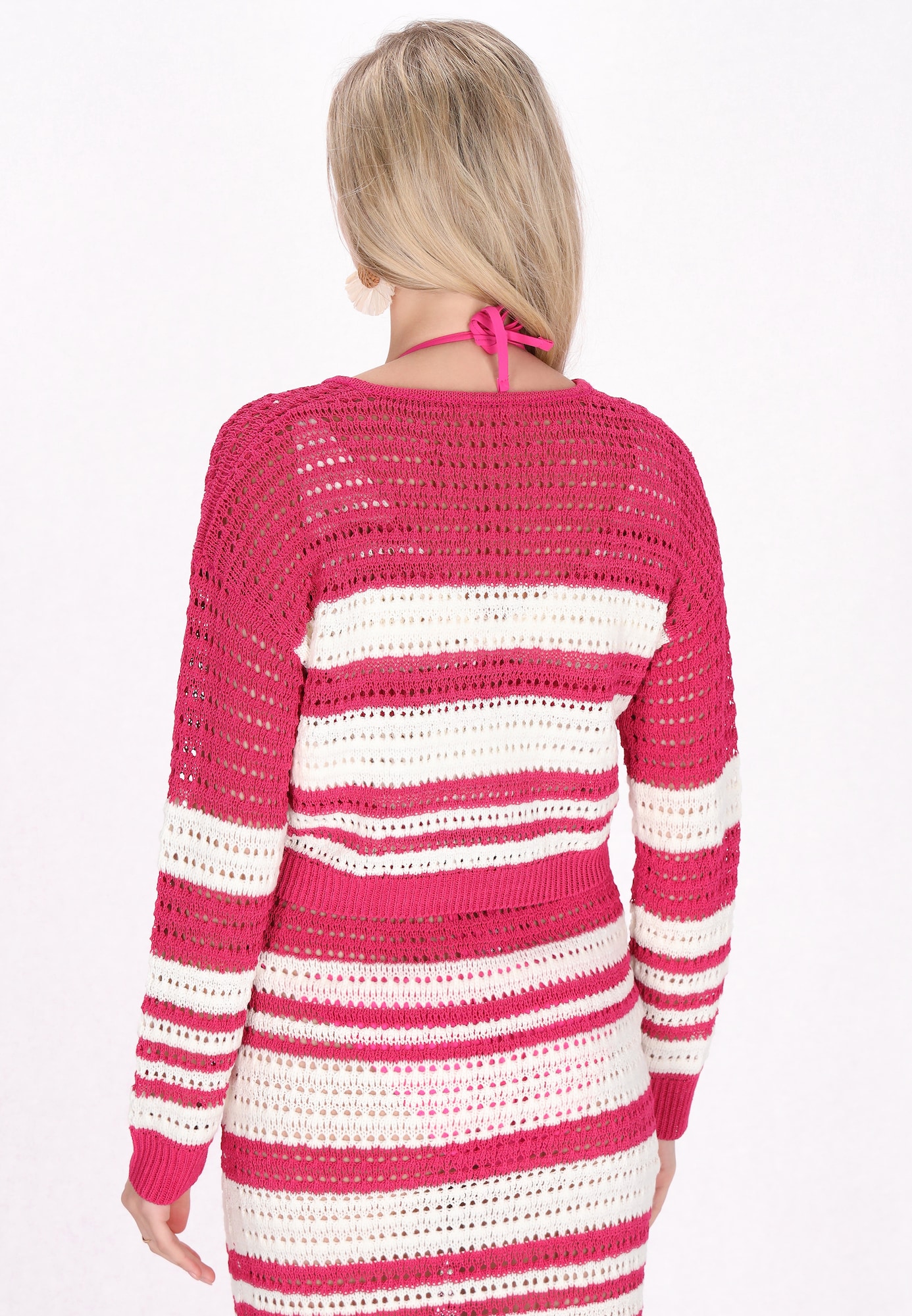 Thumbnail - IZIA Pullover Fashion Look