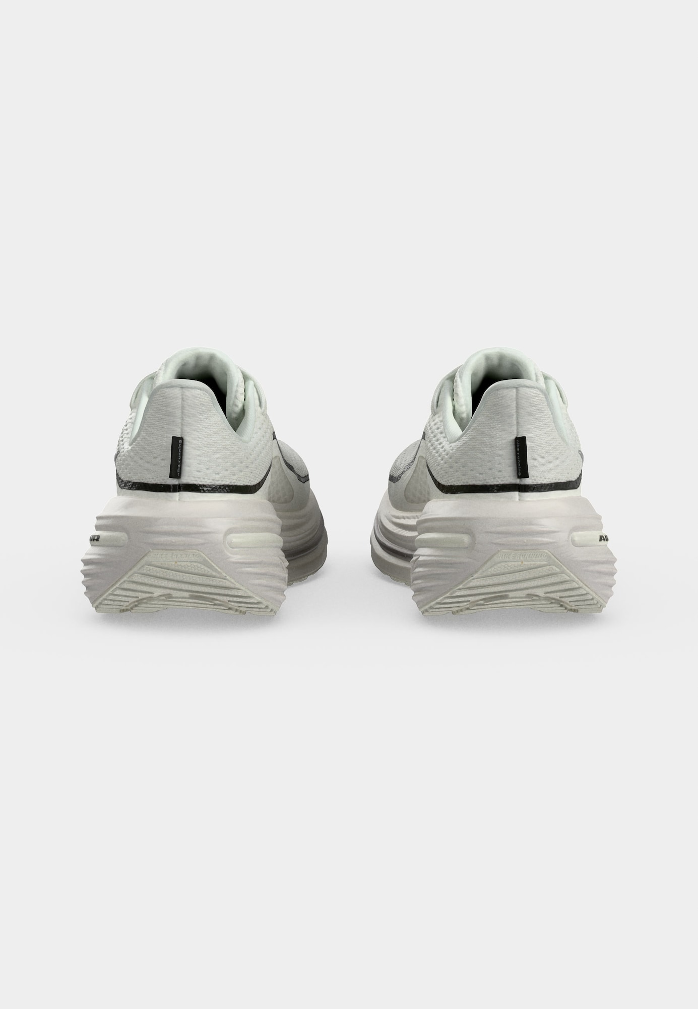 NIKE Zapatillas de running 'Air Winflo 12'  negro / plata / offwhite – imagen 4