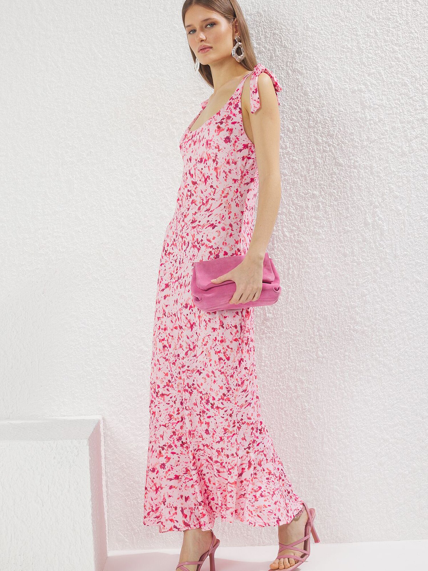 Trendyol Rochie de vară  roz / roz pitaya / roz pudră / roz pastel