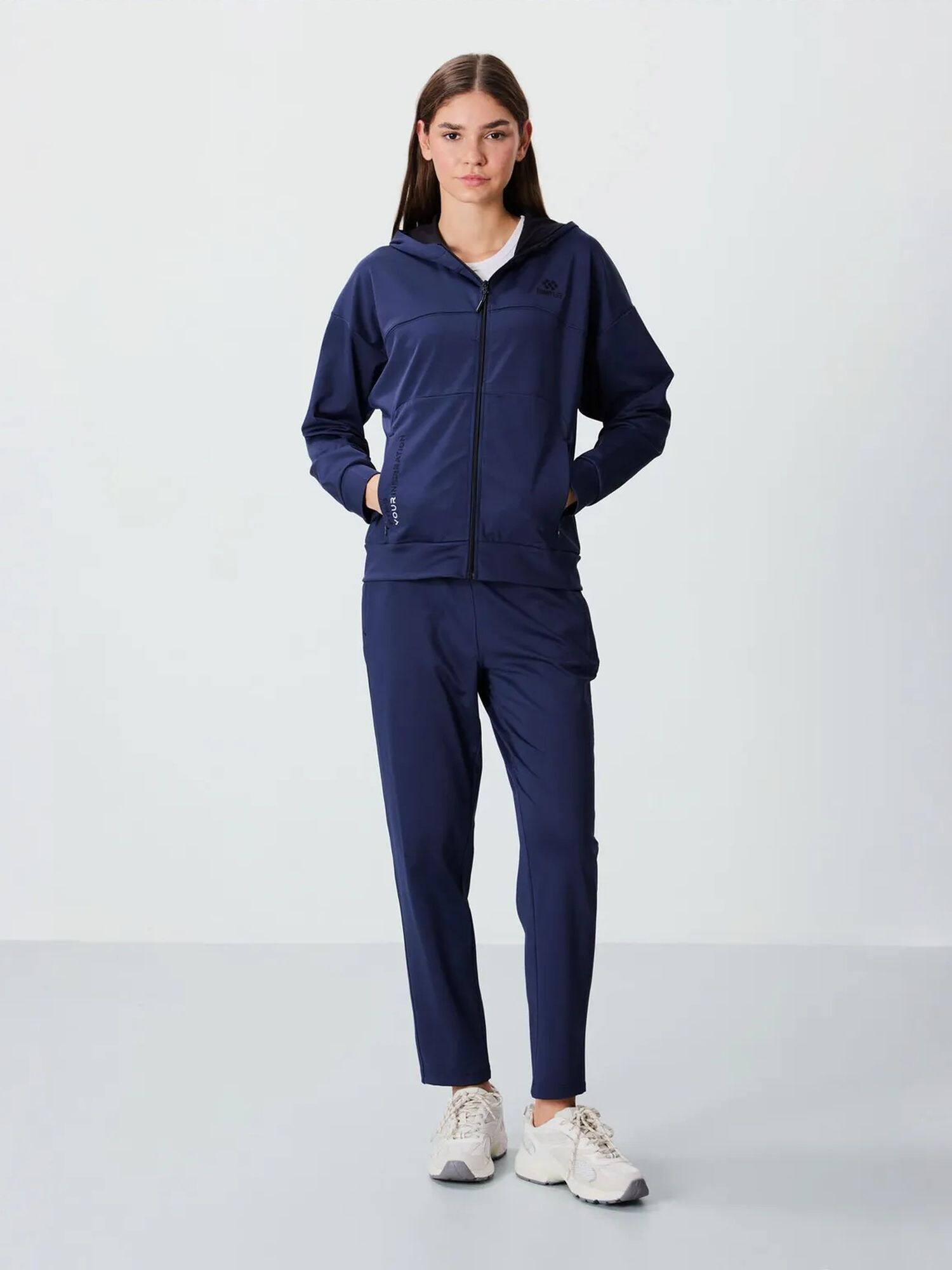 Tommy Life Jogging komplet mornarsko plava