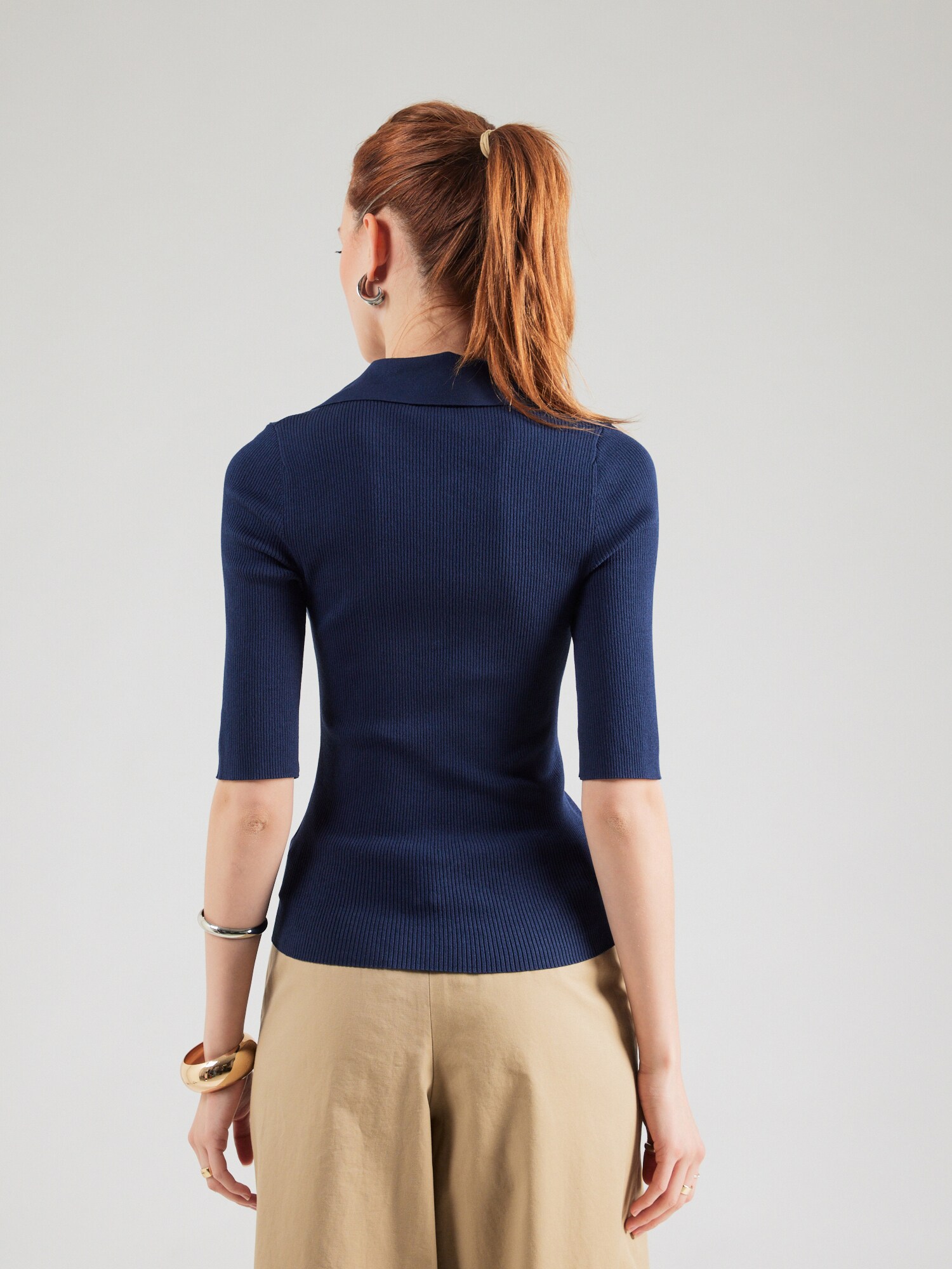 Thumbnail - Pullover