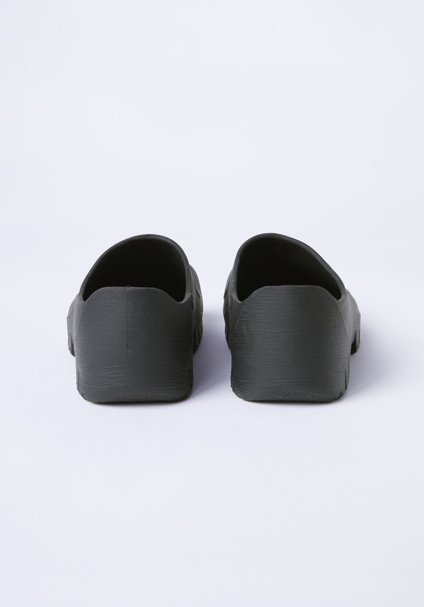 Thumbnail - Clogs