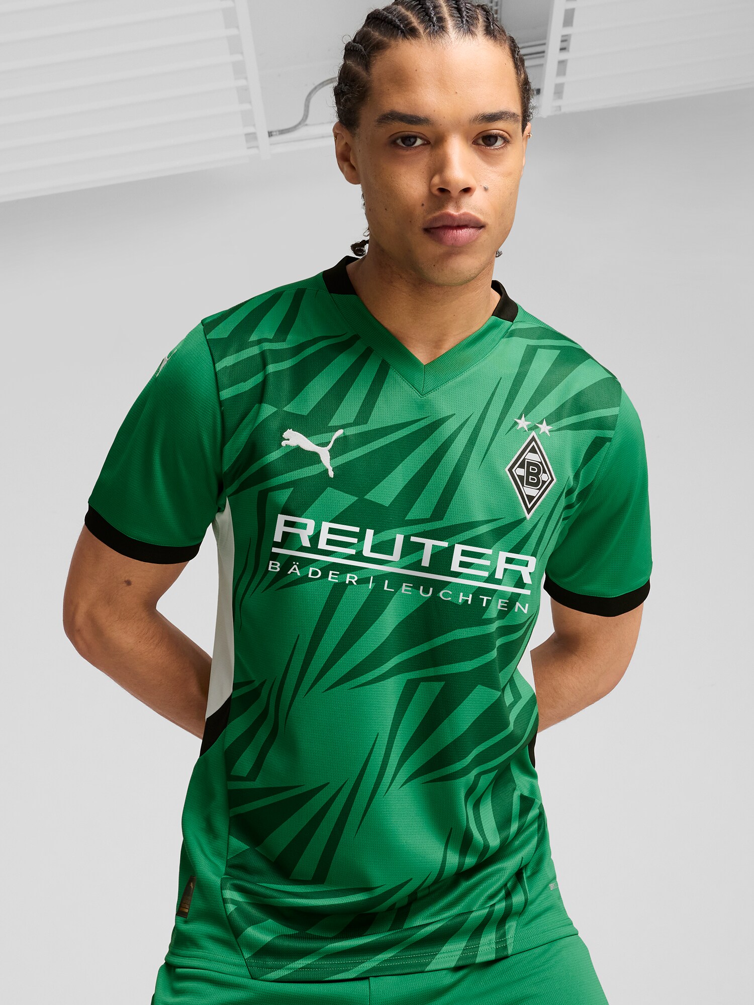 PUMA Mezek 'BMG Away Replica 24/25'  zöld / sötétzöld / fekete / fehér termék 2. képe