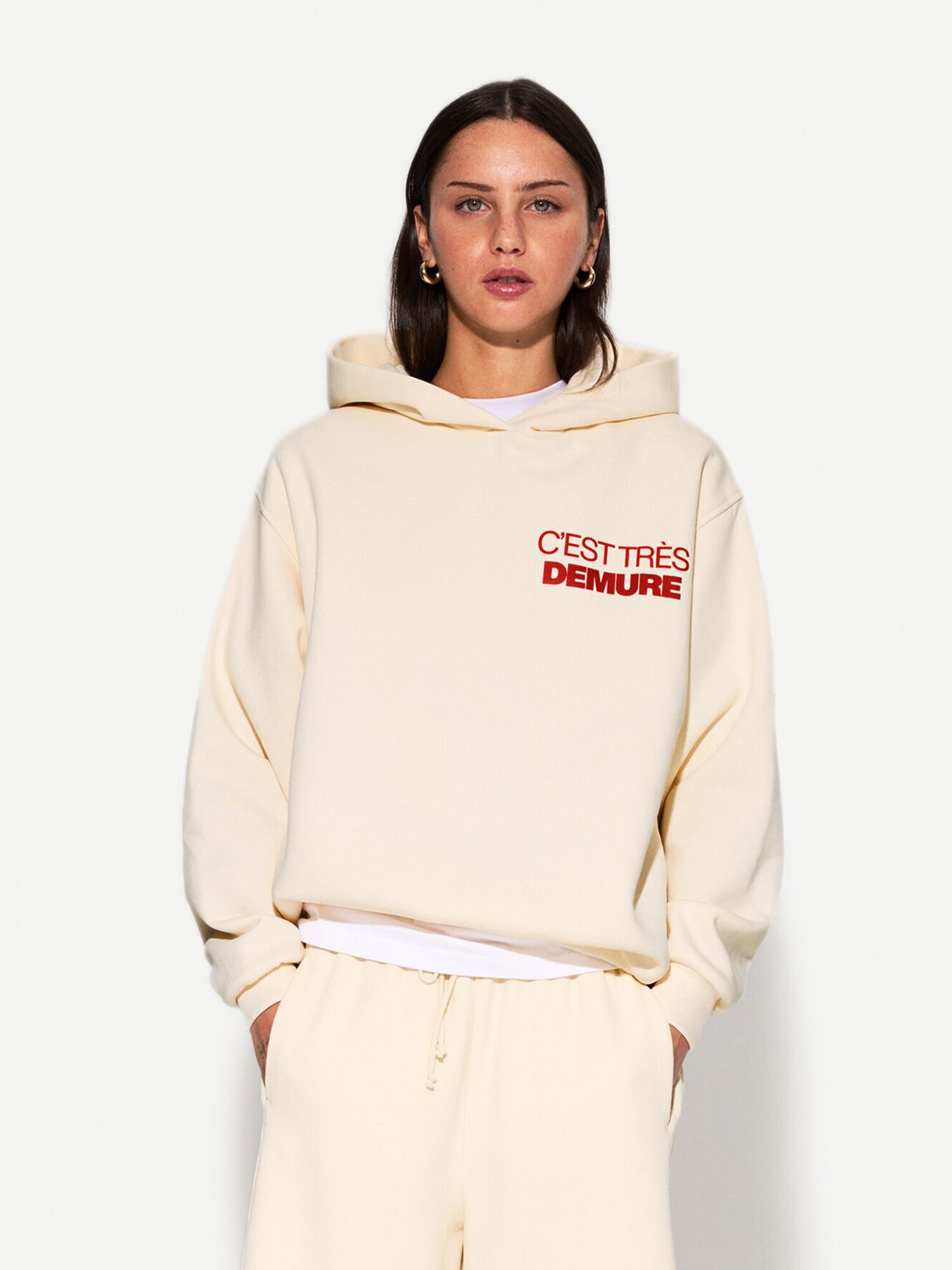 Bershka Tréning póló  ekrü / cseresznyepiros termék 2. képe