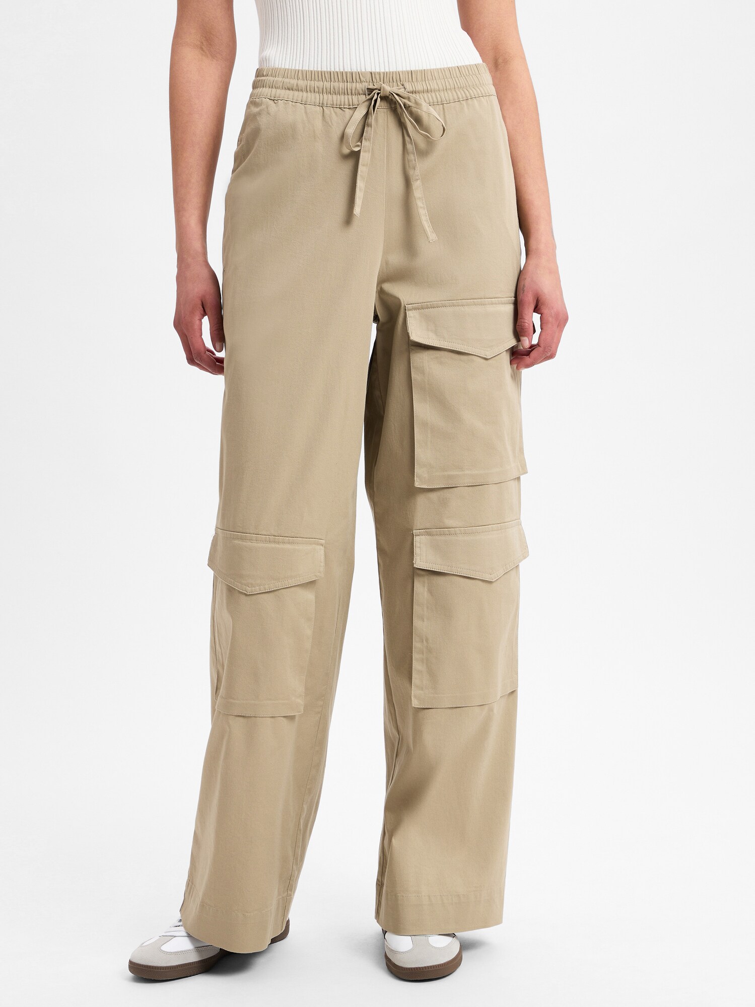 Thumbnail - Marie Lund Hose