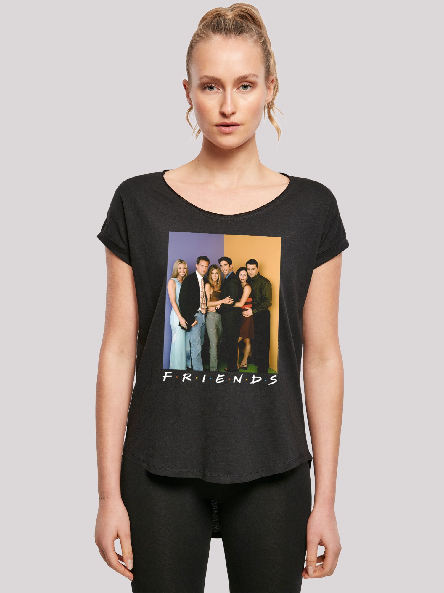 Thumbnail - F4NT4STIC T-Shirt Friends Group Photo