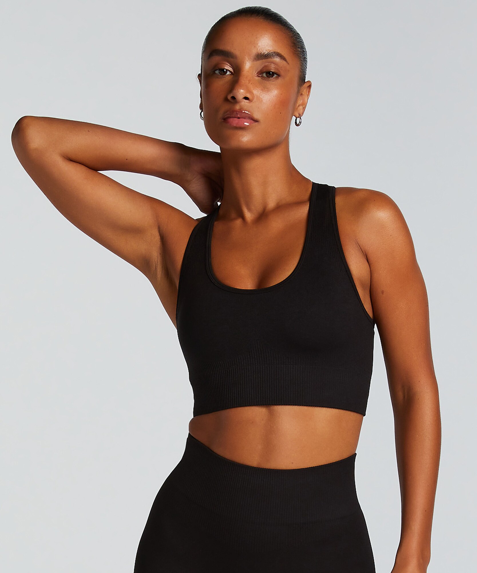 Hunkemöller Sportmelltartók 'Level 2'  fekete termék 2. képe