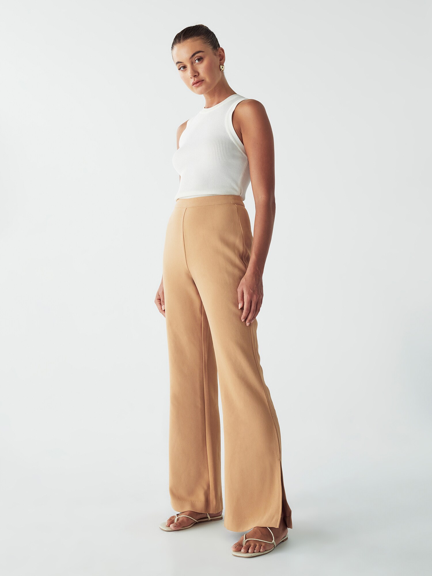 Thumbnail - Willa Hose Haze