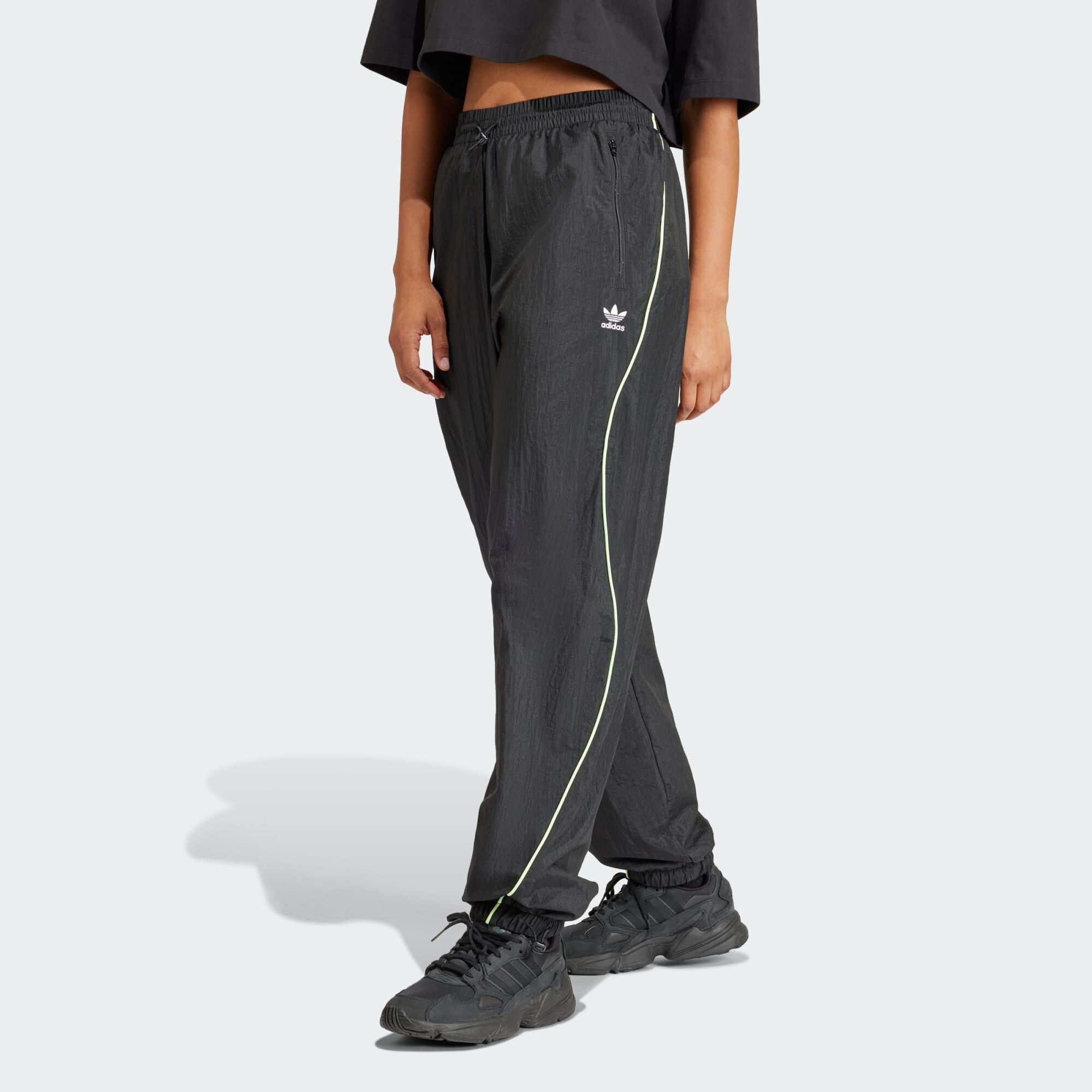 ADIDAS ORIGINALS Nadrág 'Loose Parachute'  fekete / fehér termék 2. képe