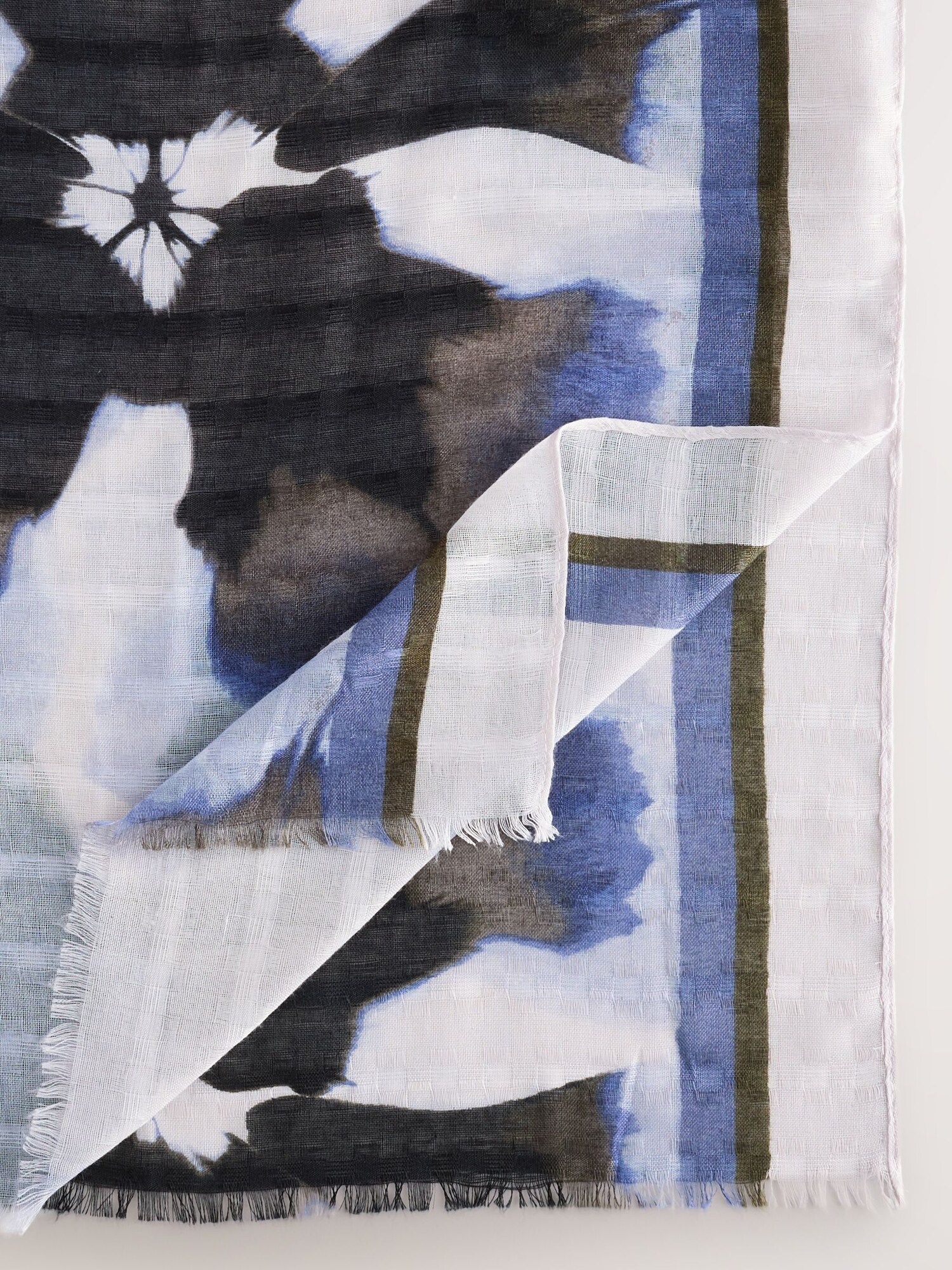 Thumbnail - Next Tuch