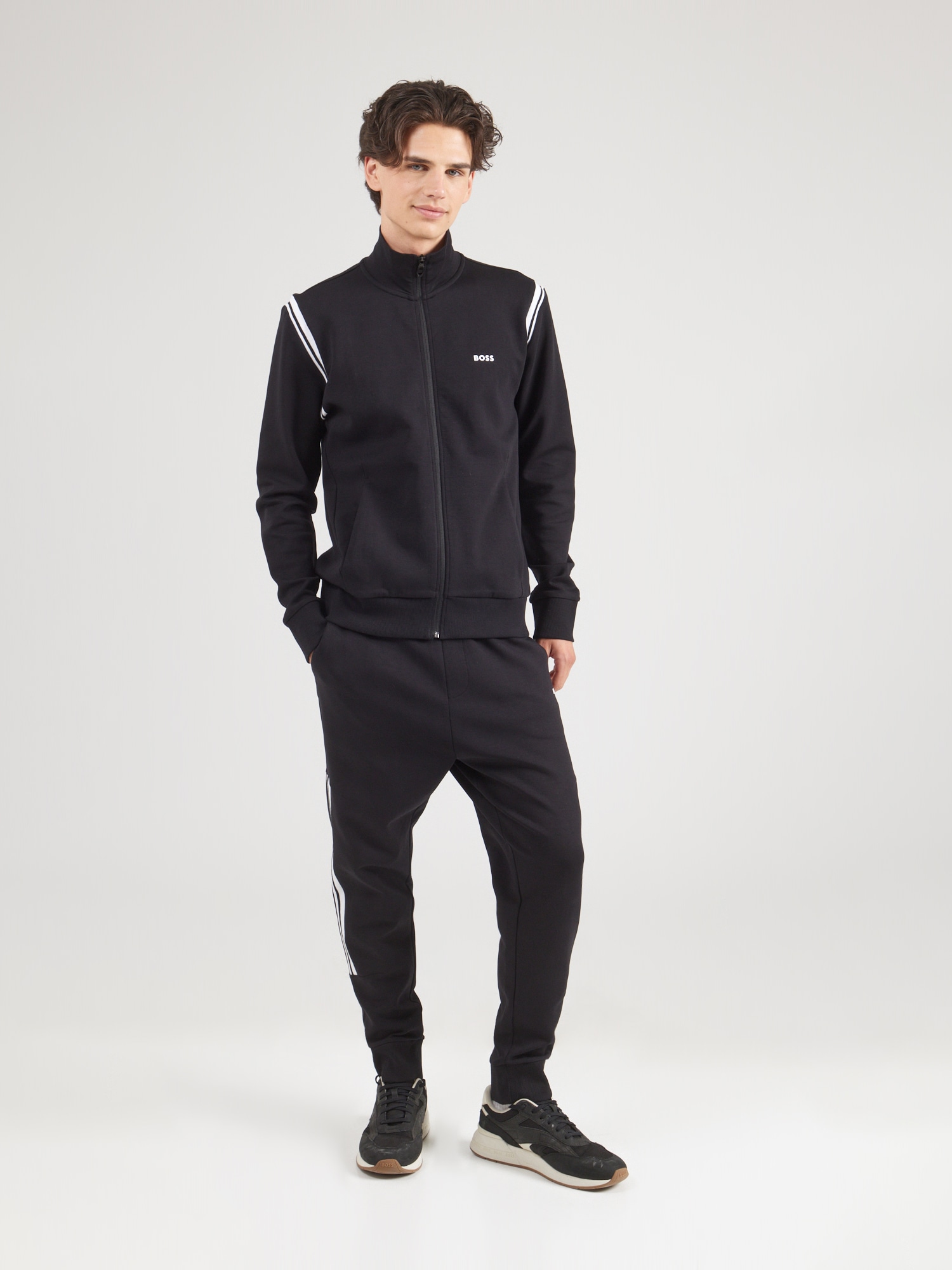 BOSS Jogging ruhák  fekete / fehér termék 2. képe