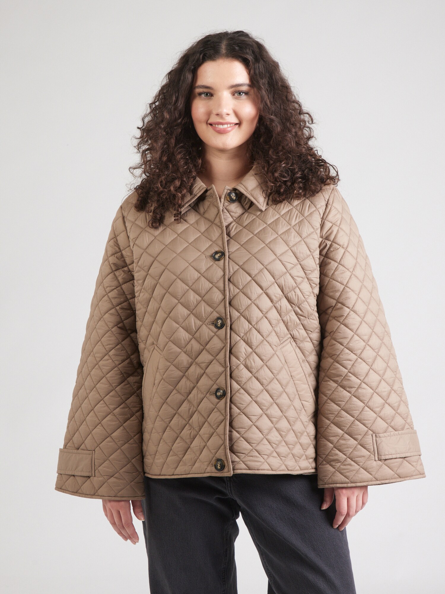 Vero Moda Curve Téli dzseki 'VMCHOLTE'  zerge termék 2. képe