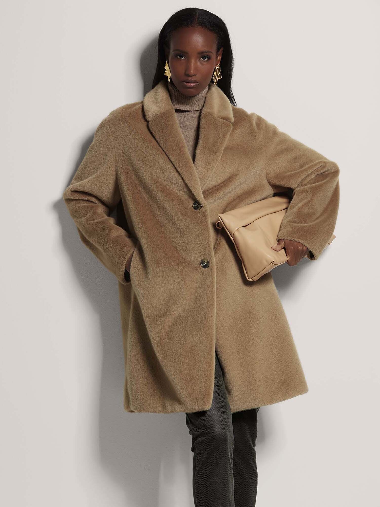 Thumbnail - MADELEINE Mantel