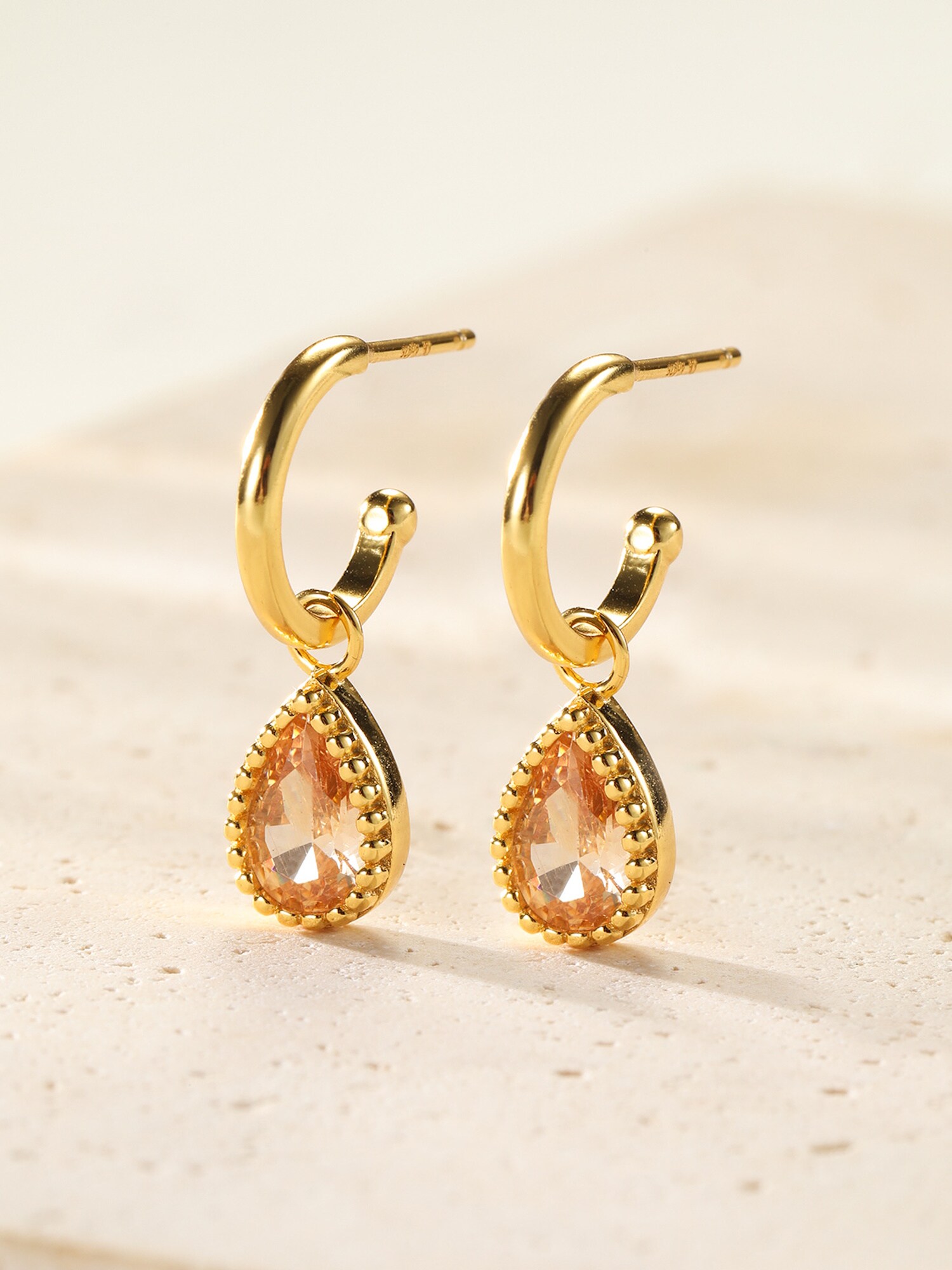 Thumbnail - Hey Happiness Ohrringe January Birthstone