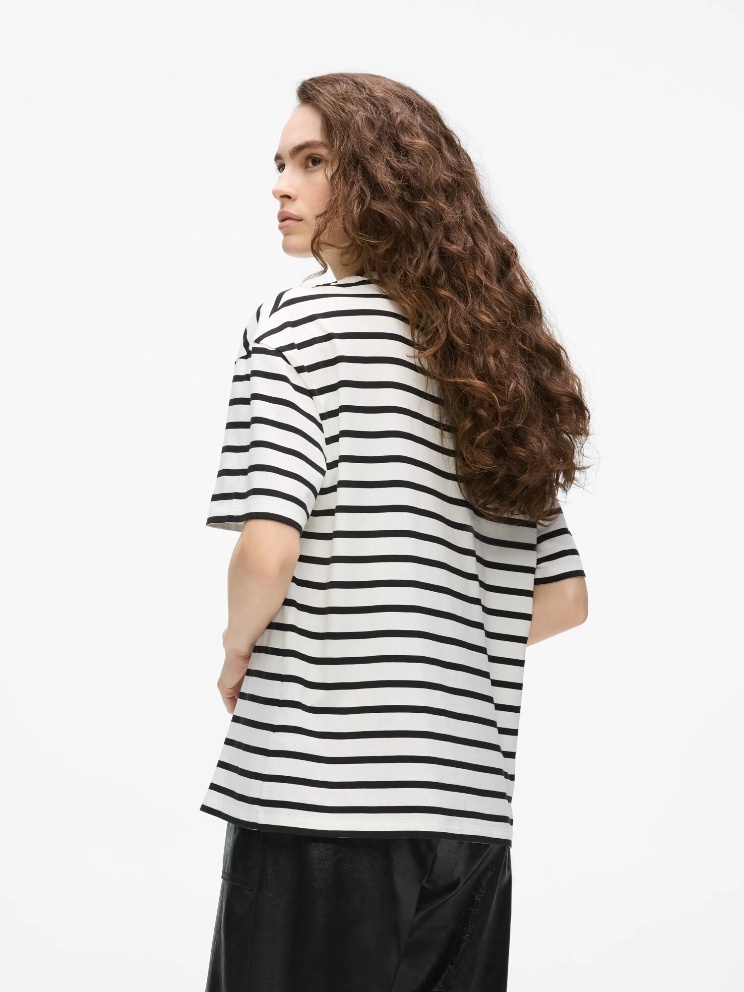 Karl Lagerfeld Camiseta 'Ikon Choupette Muse' crema / rojo oscuro / negro – imagen 3