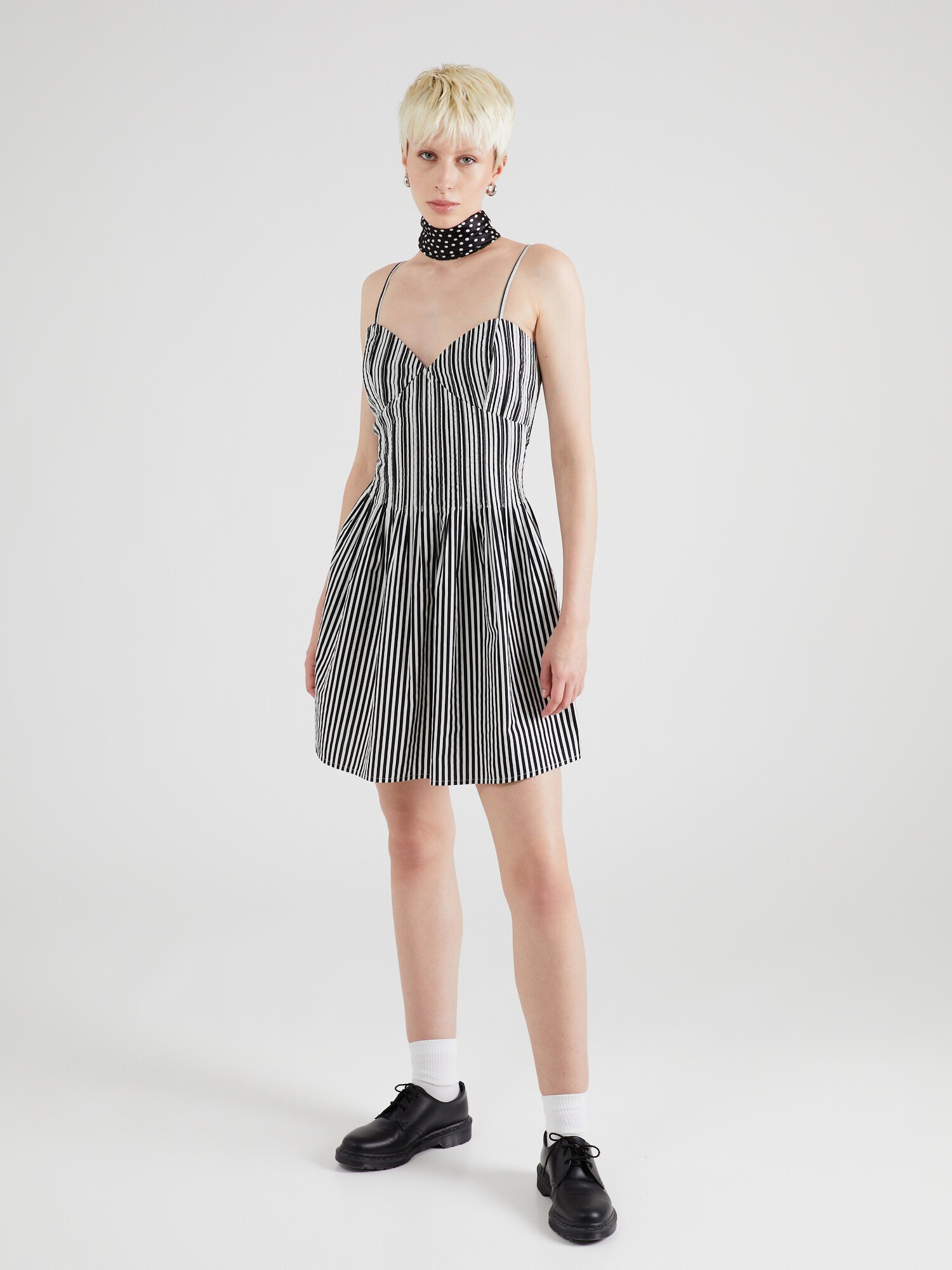 TOPSHOP Nyári ruhák  szürke / fekete / fehér termék 2. képe