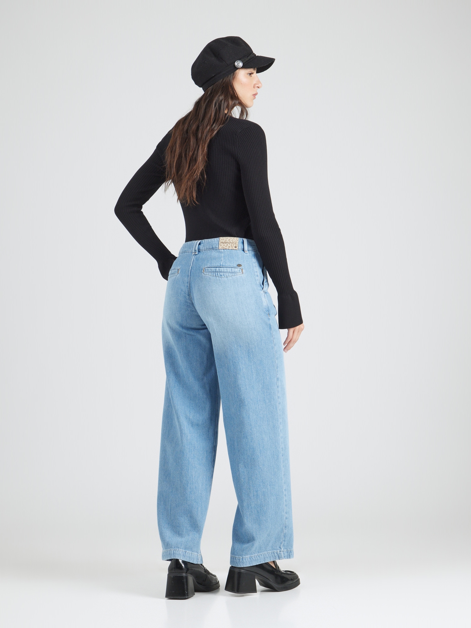 Thumbnail - Jeans