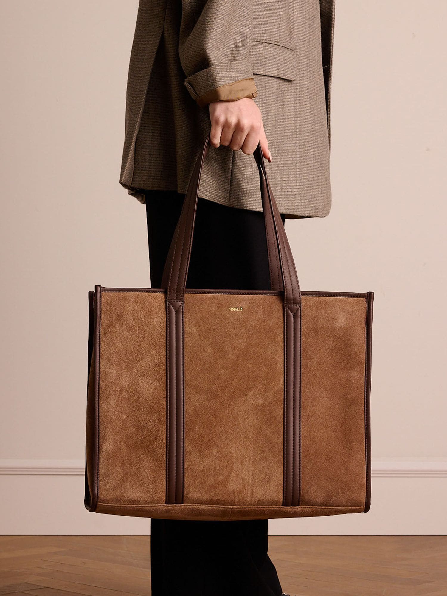 Thumbnail - MANFIELD Shopper