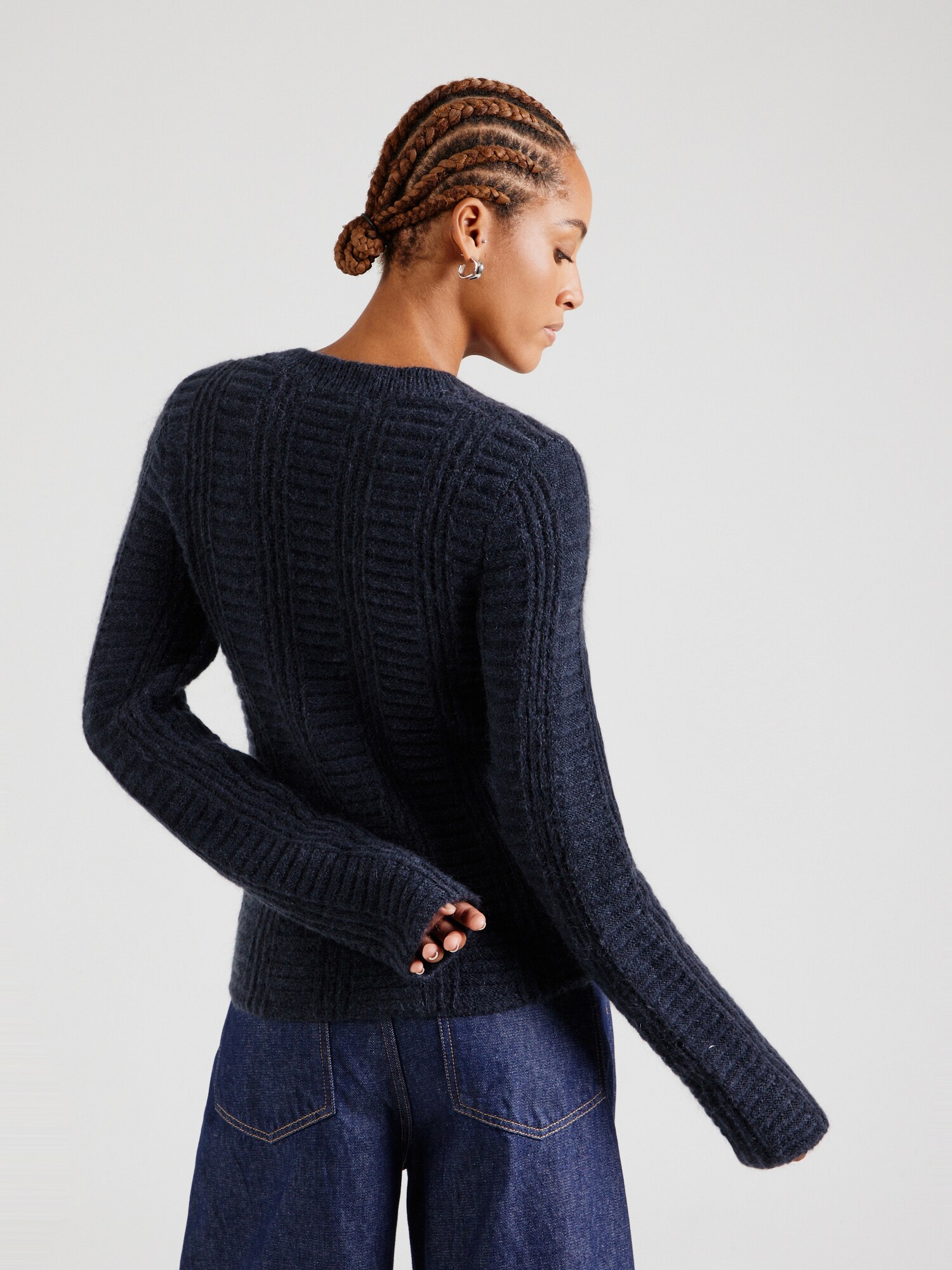 Thumbnail - Pullover