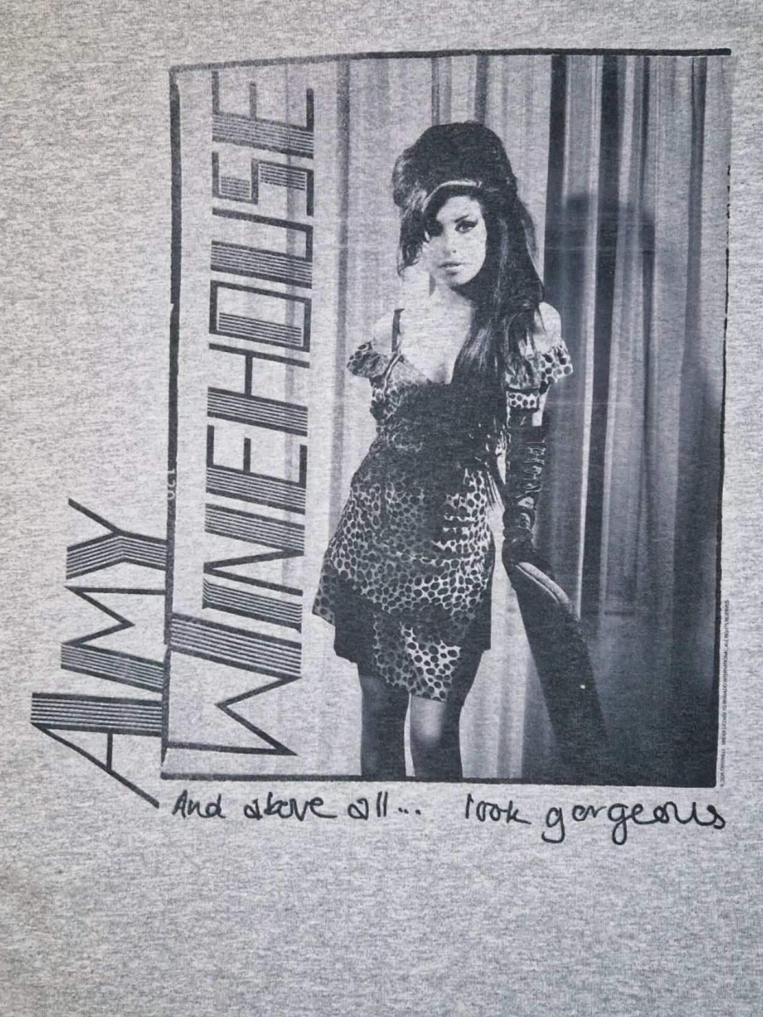 Rockshirts Camiseta 'Amy Winehouse And Above All…Look Gorgeous T-Shirt'  gris – imagen 3