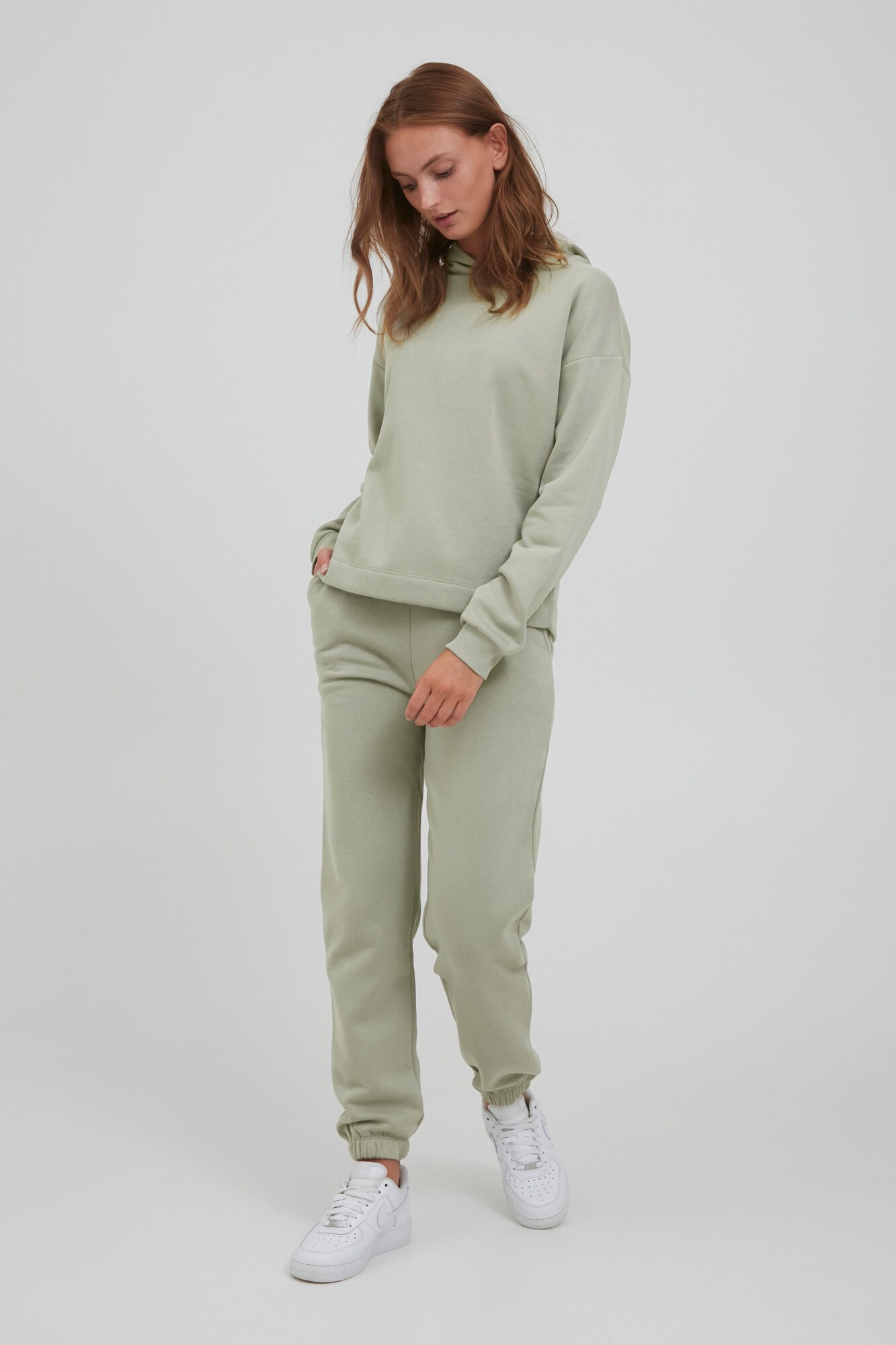 Thumbnail - b.young Sweatshirt