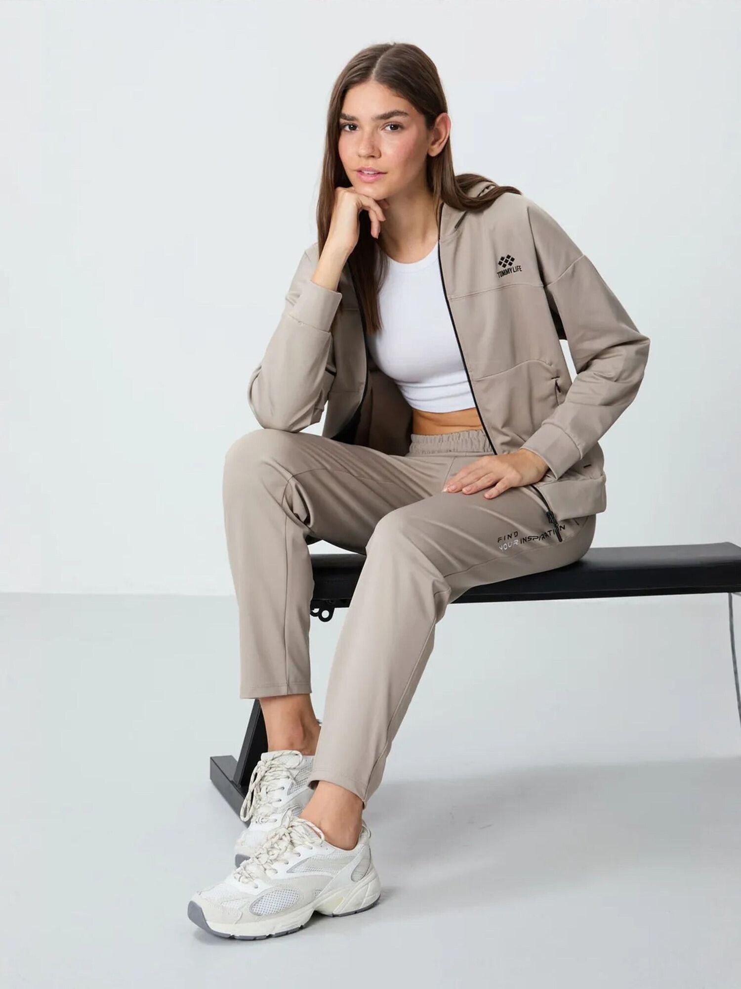 Tommy Life Jogging komplet kameno siva