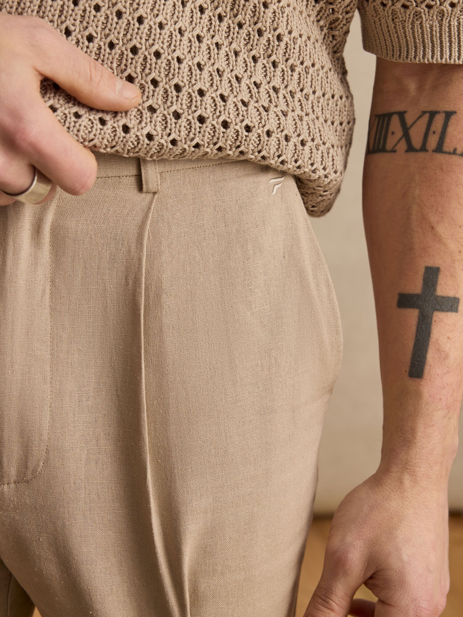 DAN FOX APPAREL Nohavice s pukmi 'Kadir' tmavošedá (obrázok 6)