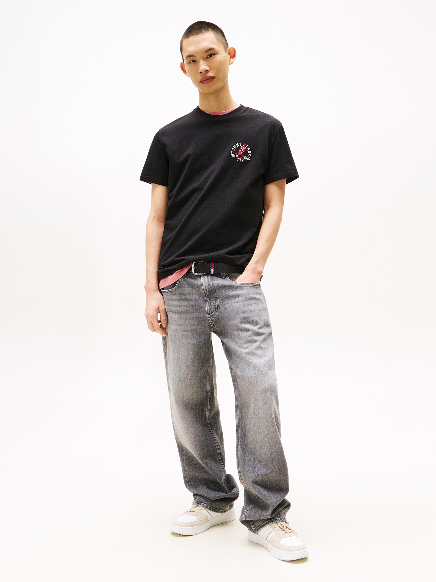 Tommy Jeans Tričko brusnicová / čierna / biela (obrázok 4)