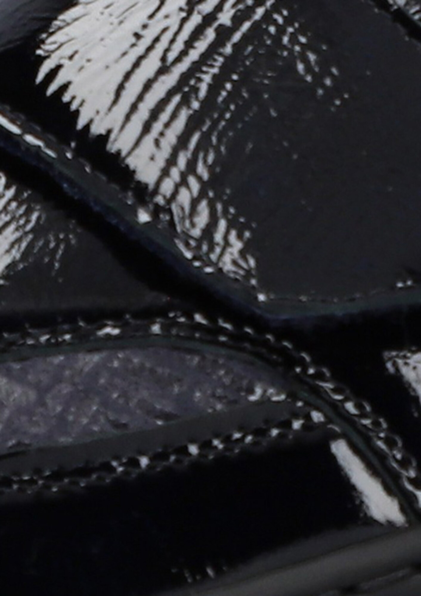 Thumbnail - Slipper