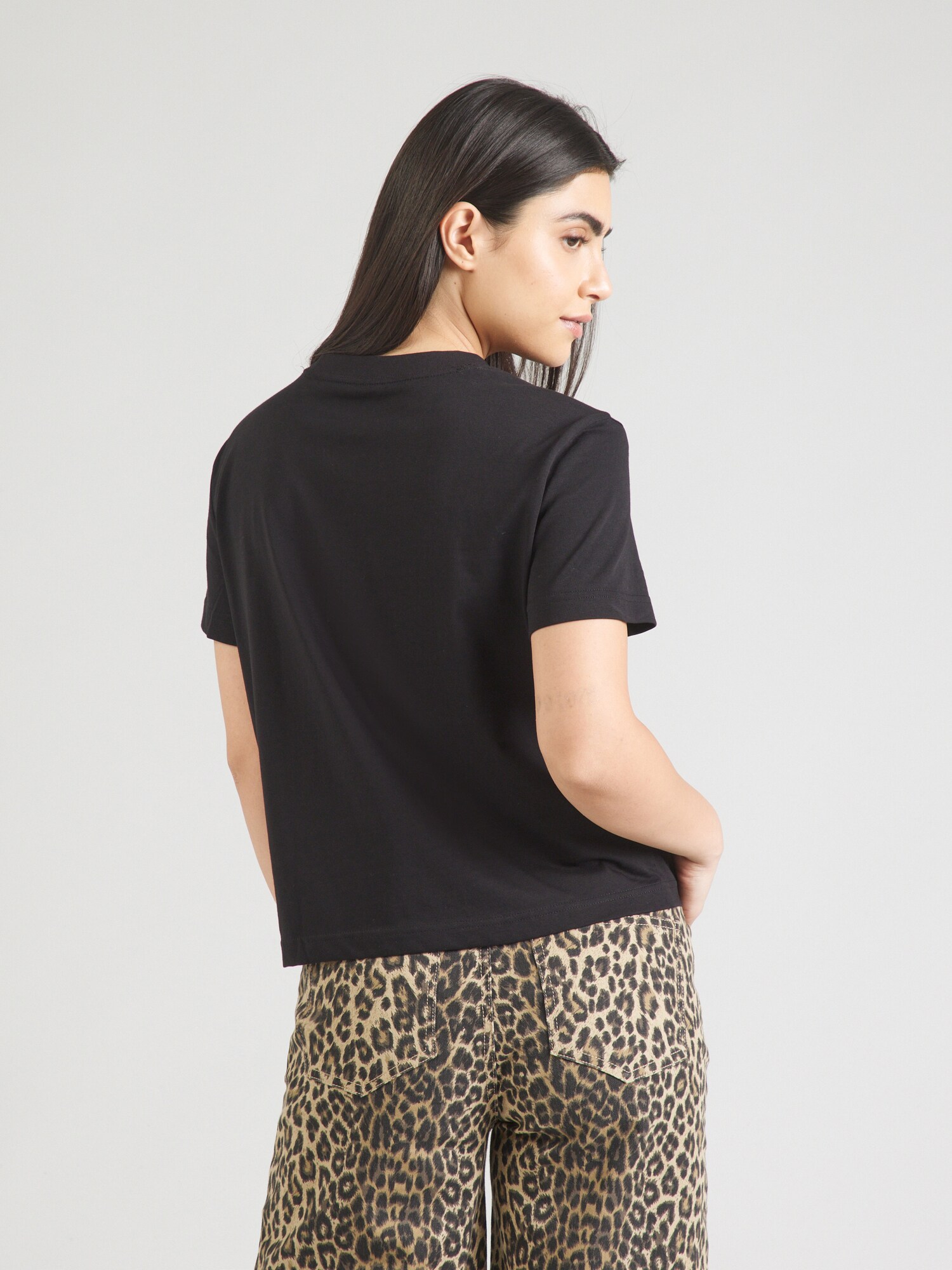 Thumbnail - T-Shirt