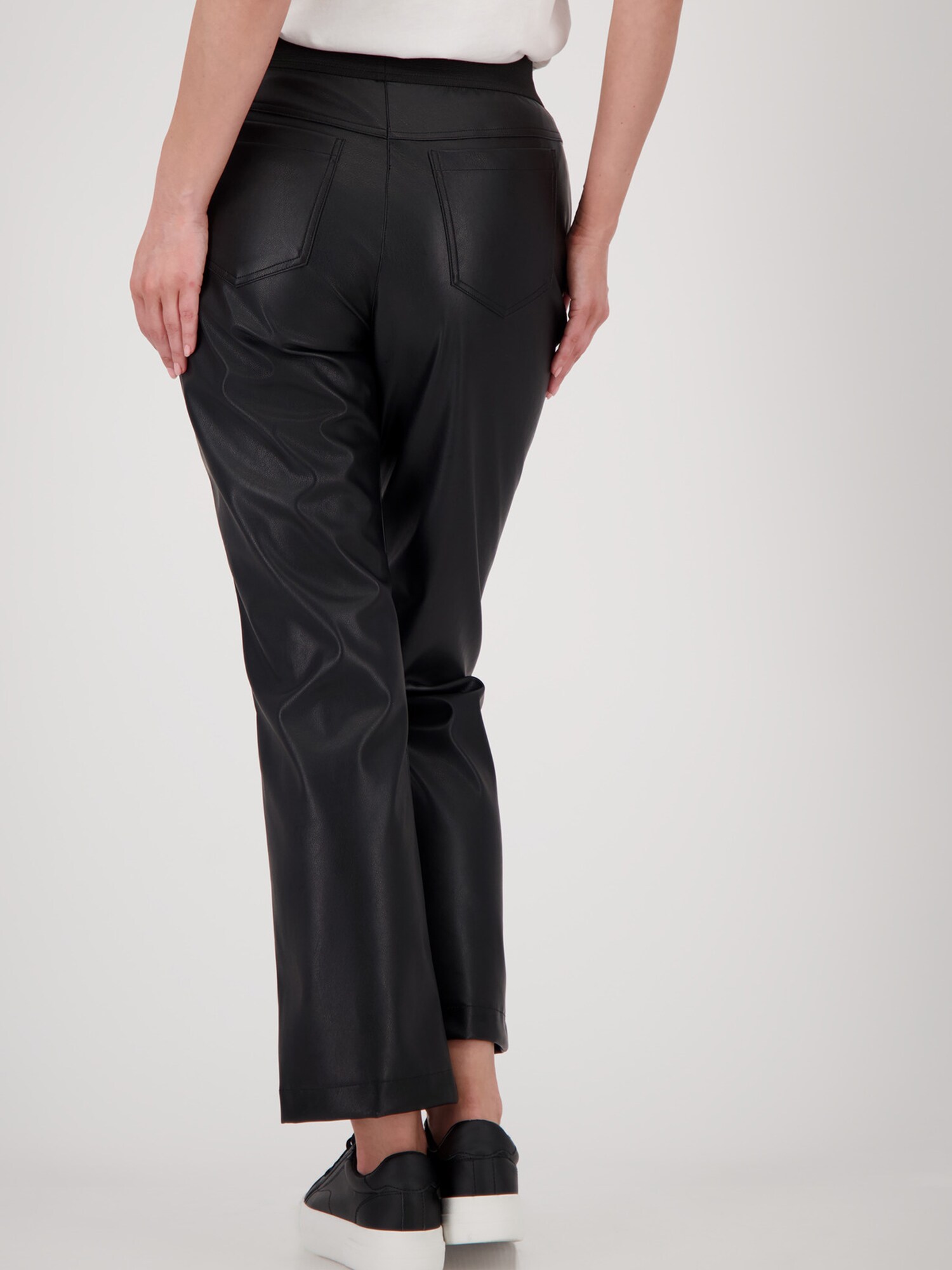 Thumbnail - monari Hose