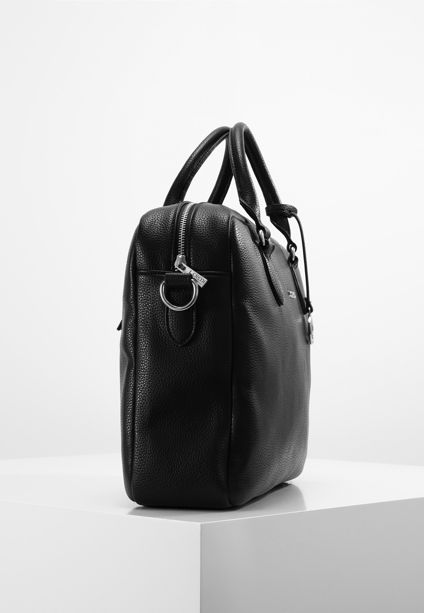 Thumbnail - L.CREDI Messenger Ella