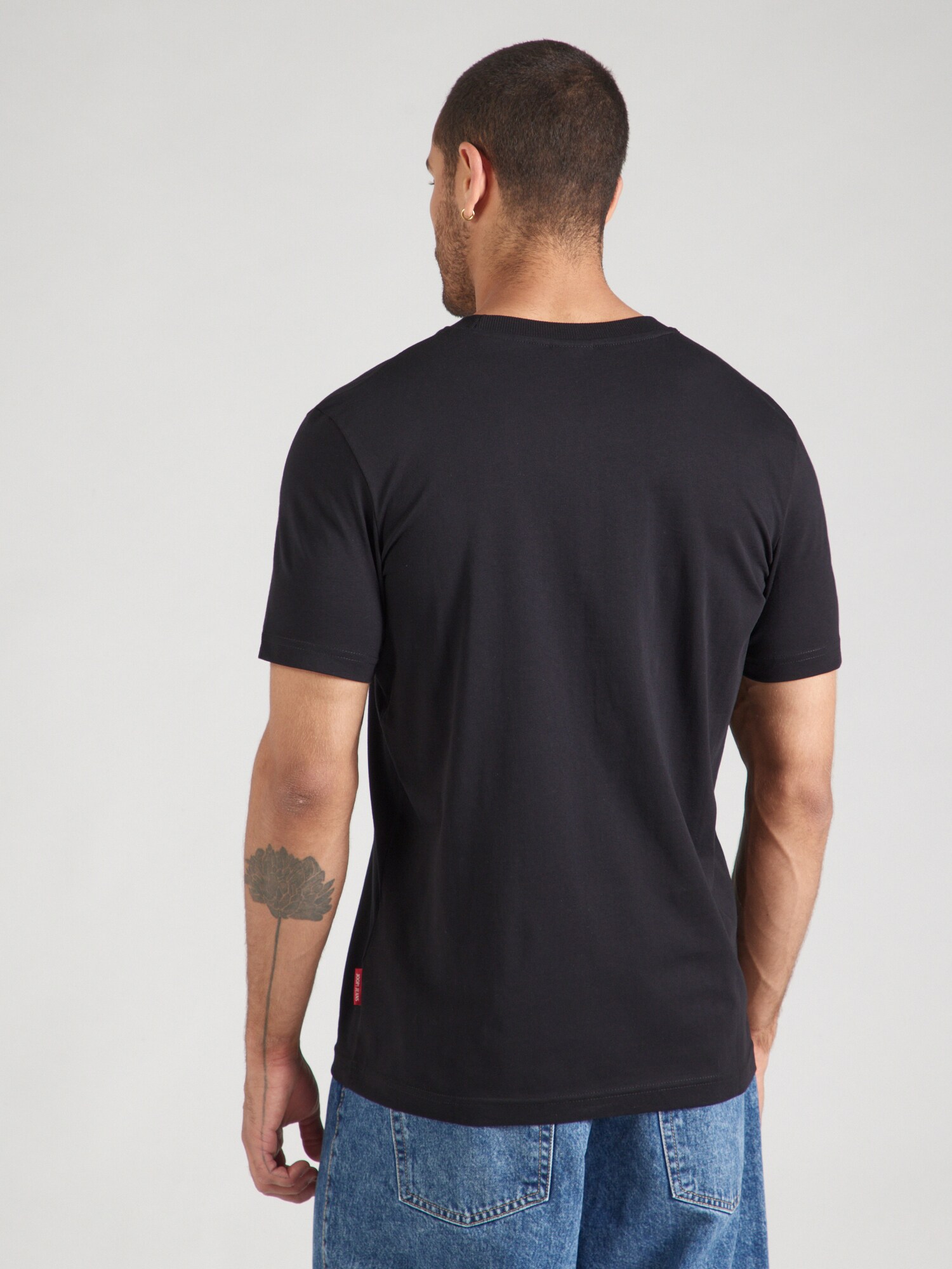 JOOP! Jeans Póló 'Axel'  fekete / fehér termék 2. képe
