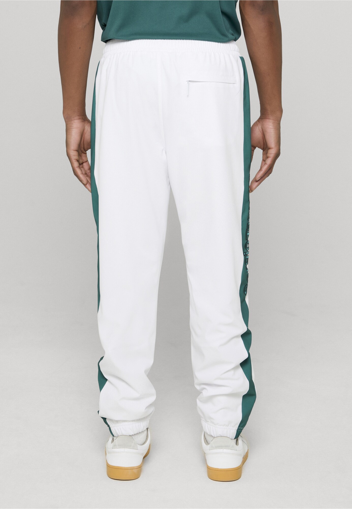 Sergio Tacchini Pantalón  verde oscuro / negro / blanco – imagen 4