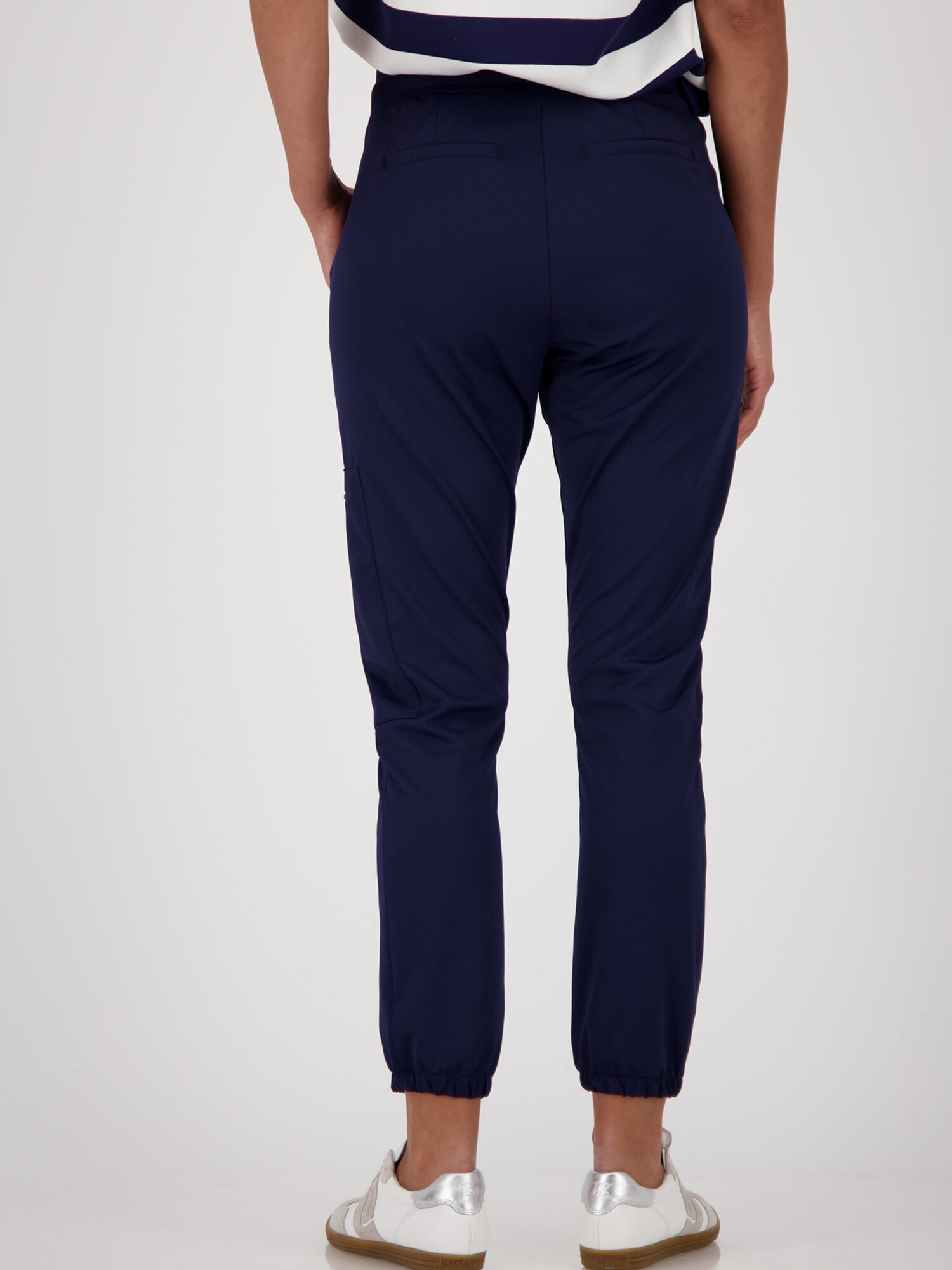 Thumbnail - monari Hose