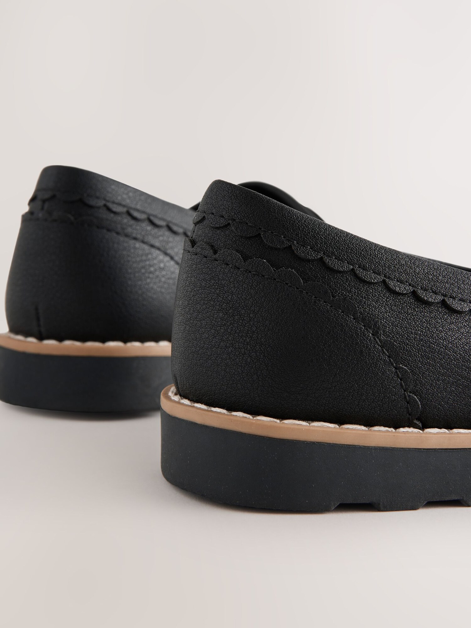 Thumbnail - Next Slipper