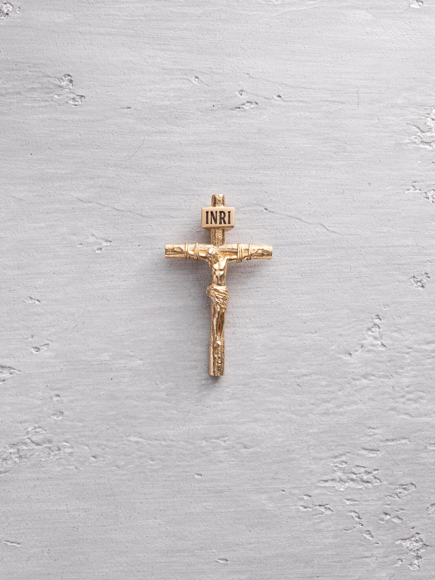 REYTEL Ciondolo 'CRUCIFIXION of JESUS CHRIST'  giallo oro