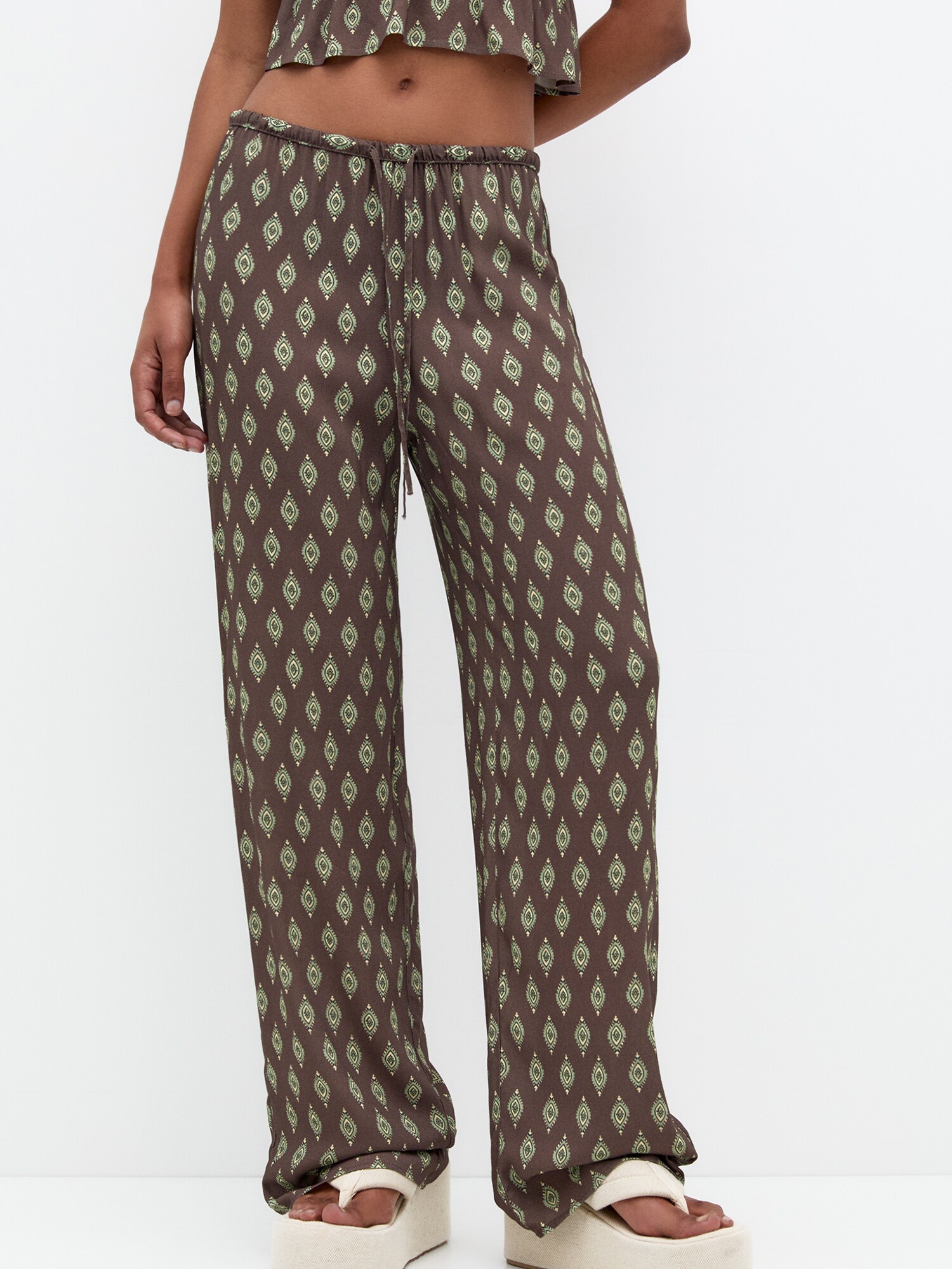 Pull&Bear Nadrág  krém / csokoládé / világoszöld / sötétzöld termék 2. képe