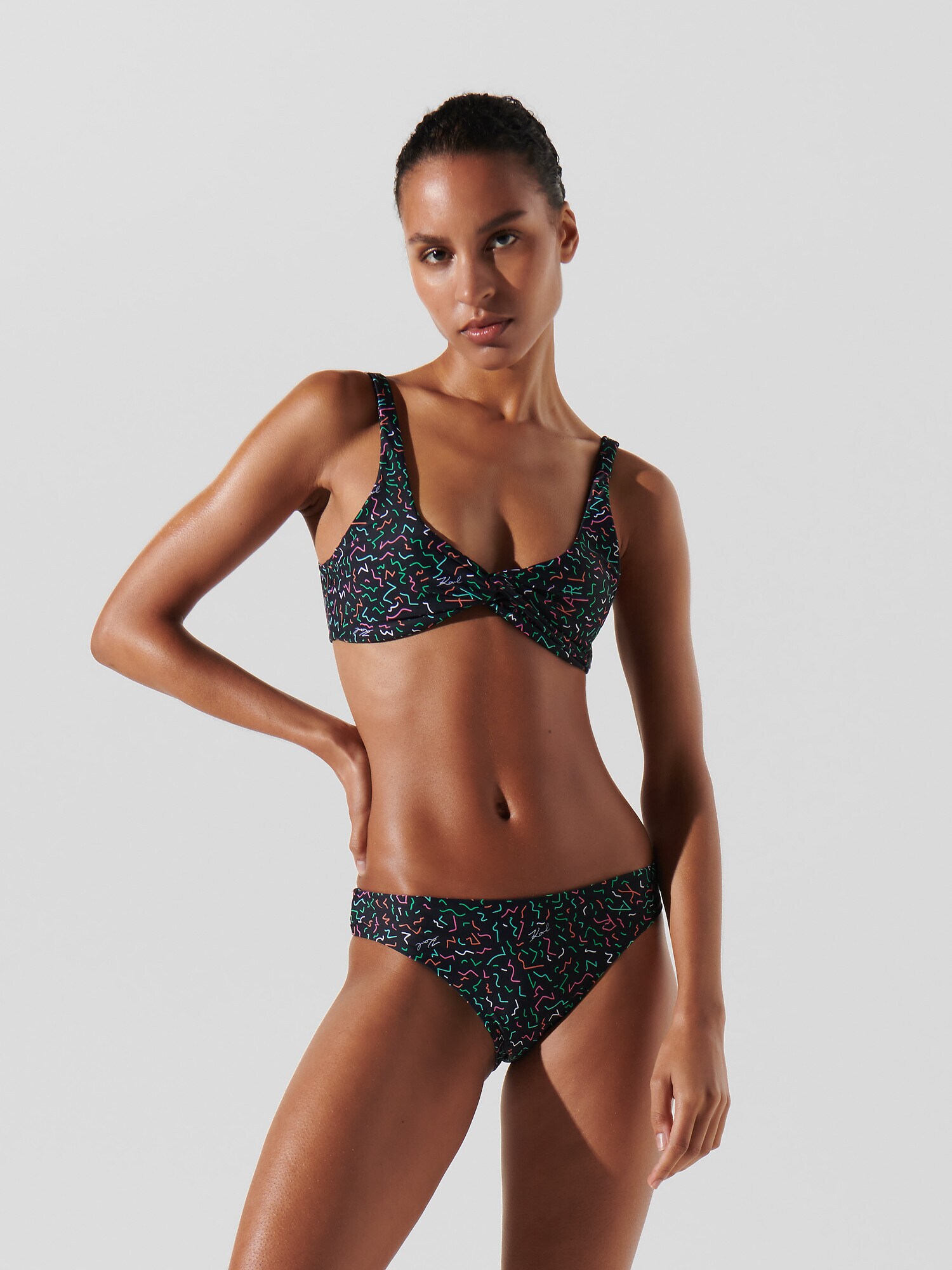Karl Lagerfeld Bikini felső 'Geometric' kék / zöld / lila / narancs / fekete termék 2. képe