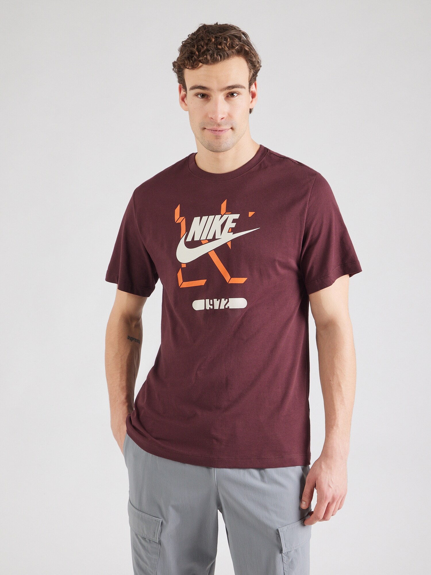 Nike Sportswear Póló  narancs / borvörös / fehér termék 2. képe