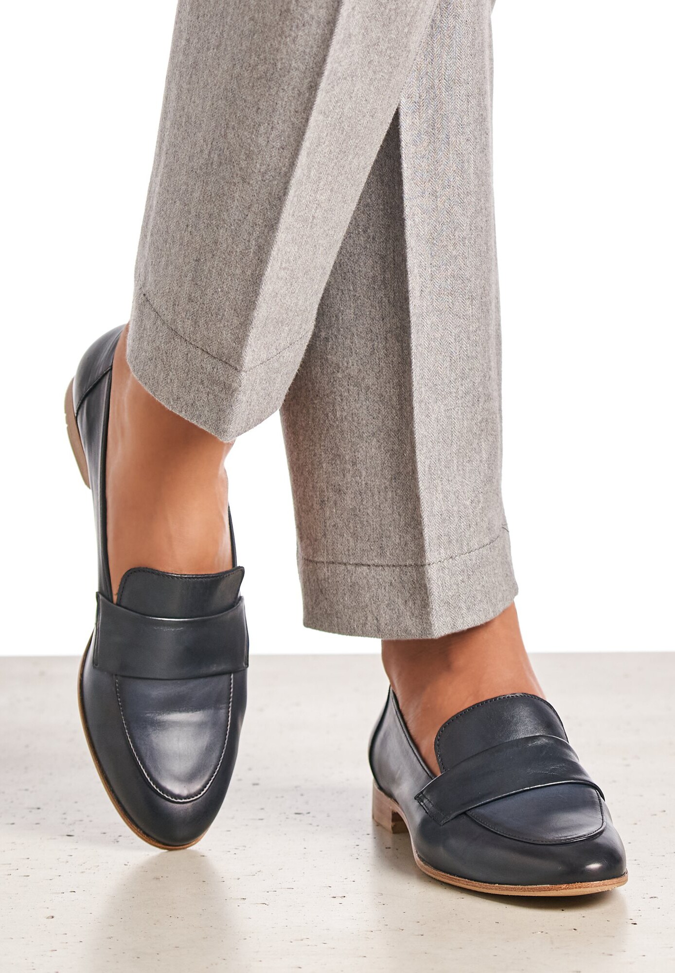 Thumbnail - Slipper
