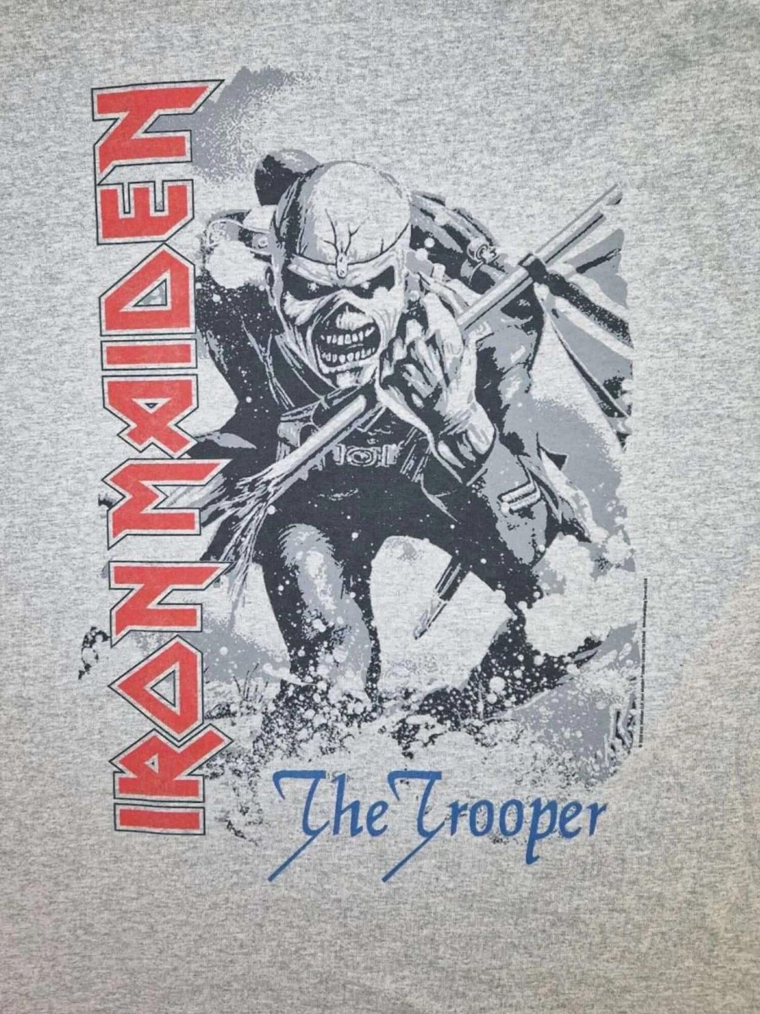 Iron Maiden Camiseta 'Iron  Maiden Trooper Close-Up  T-Shirt'  gris – imagen 3